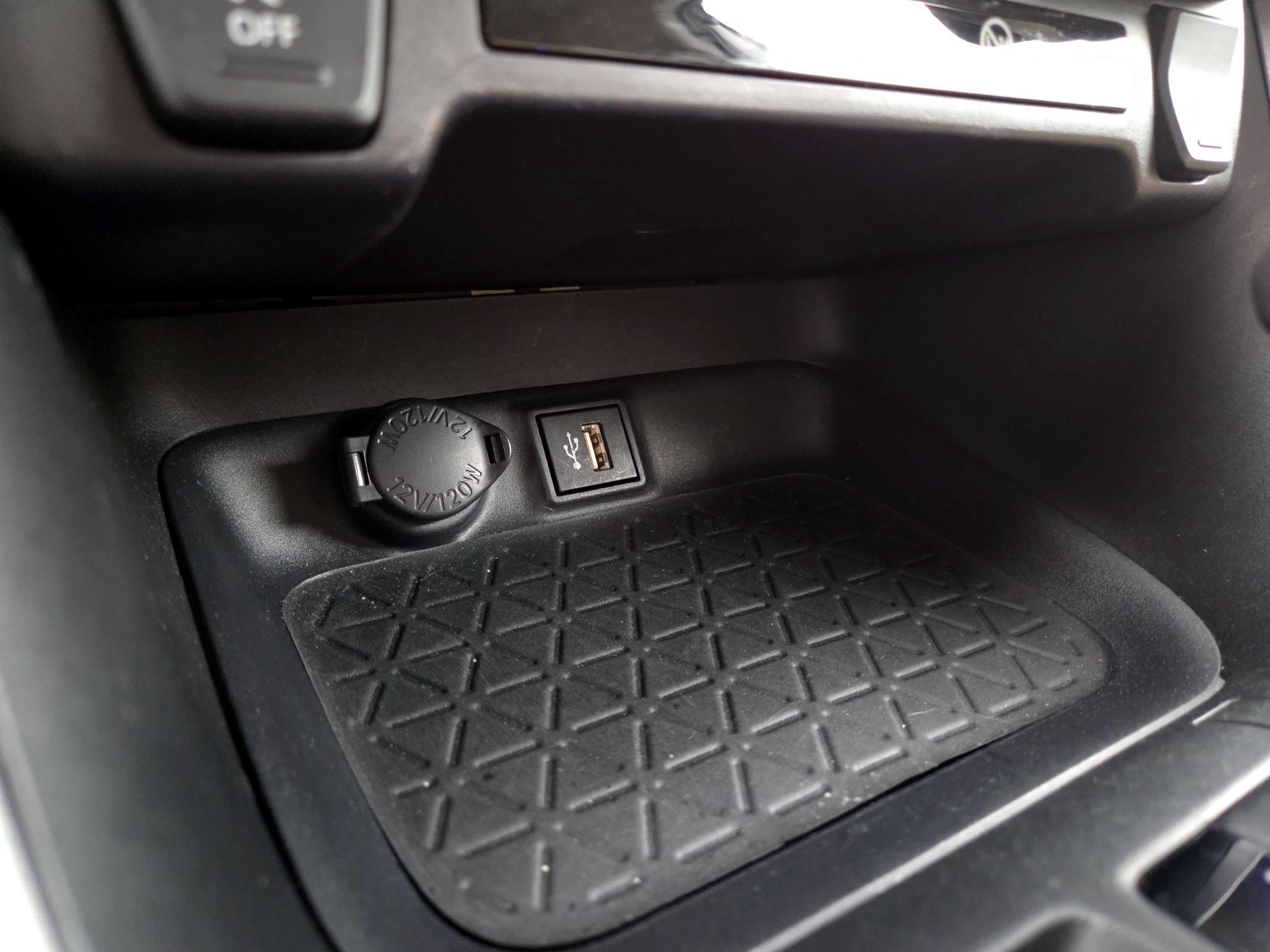 Thumbnail: 2025 Toyota RAV4 - 18