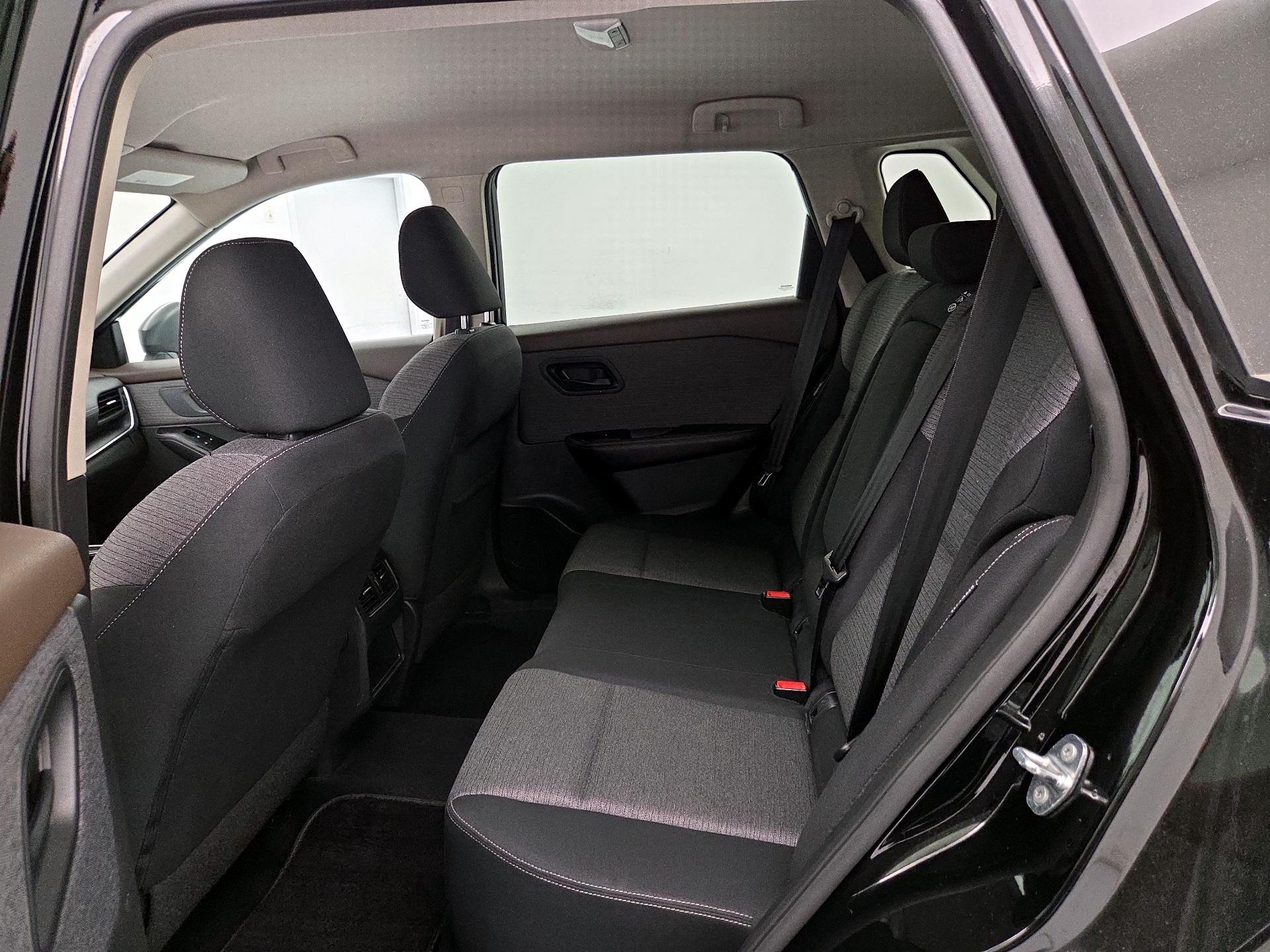 Thumbnail: 2021 Nissan Rogue - 18