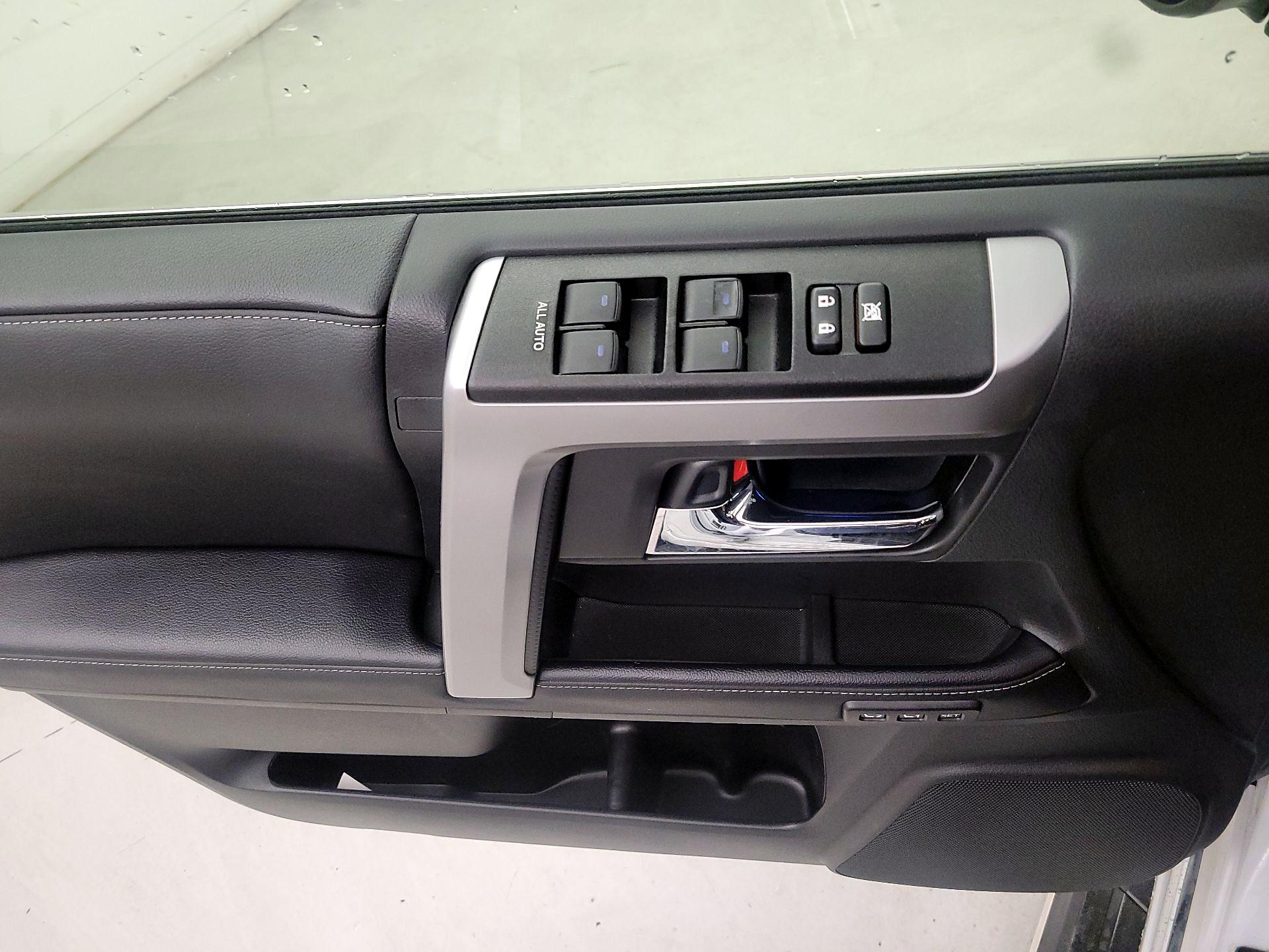 Thumbnail: 2024 Toyota 4Runner - 12