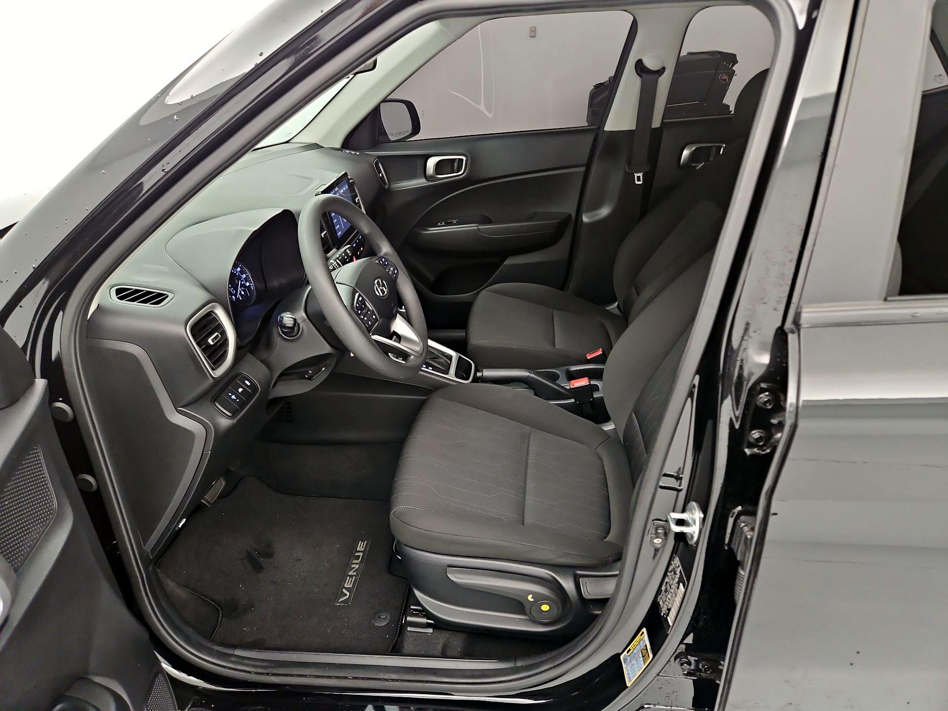 Thumbnail: 2021 Hyundai Venue - 11