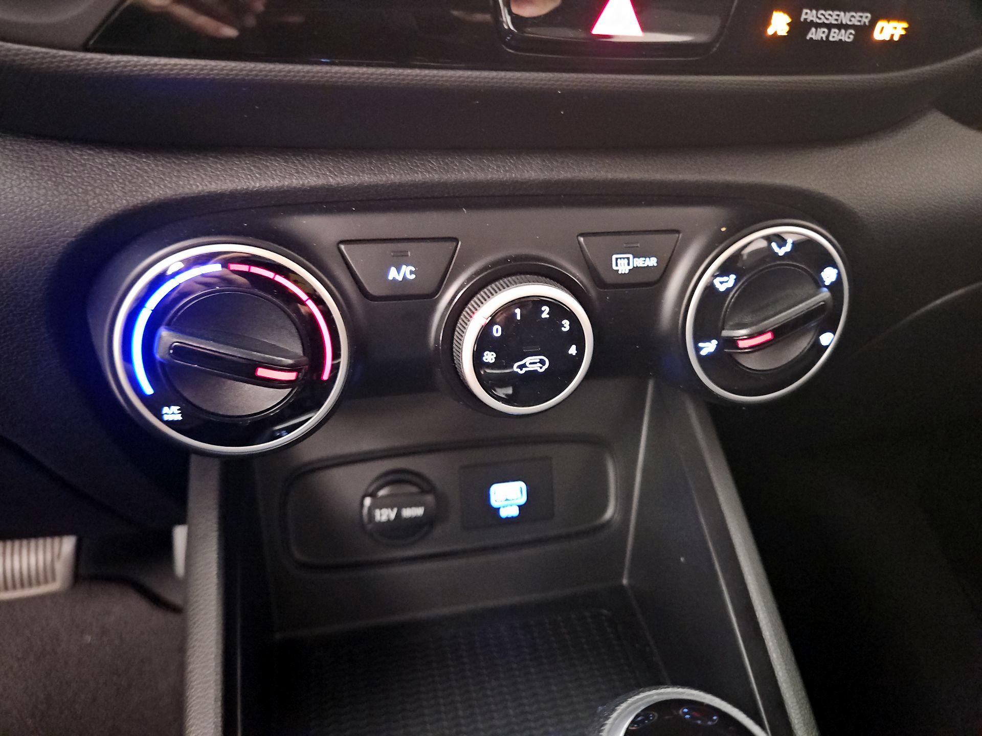 Thumbnail: 2021 Hyundai Venue - 16