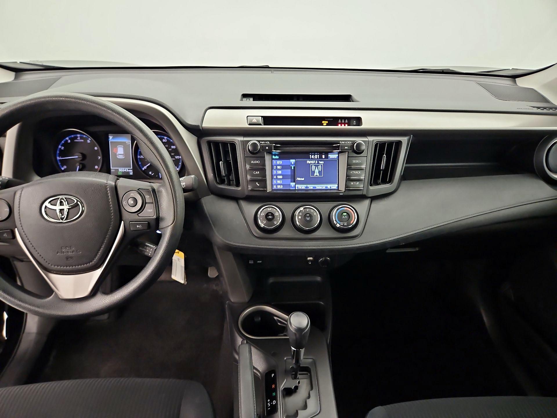 Thumbnail: 2017 Toyota RAV4 - 9