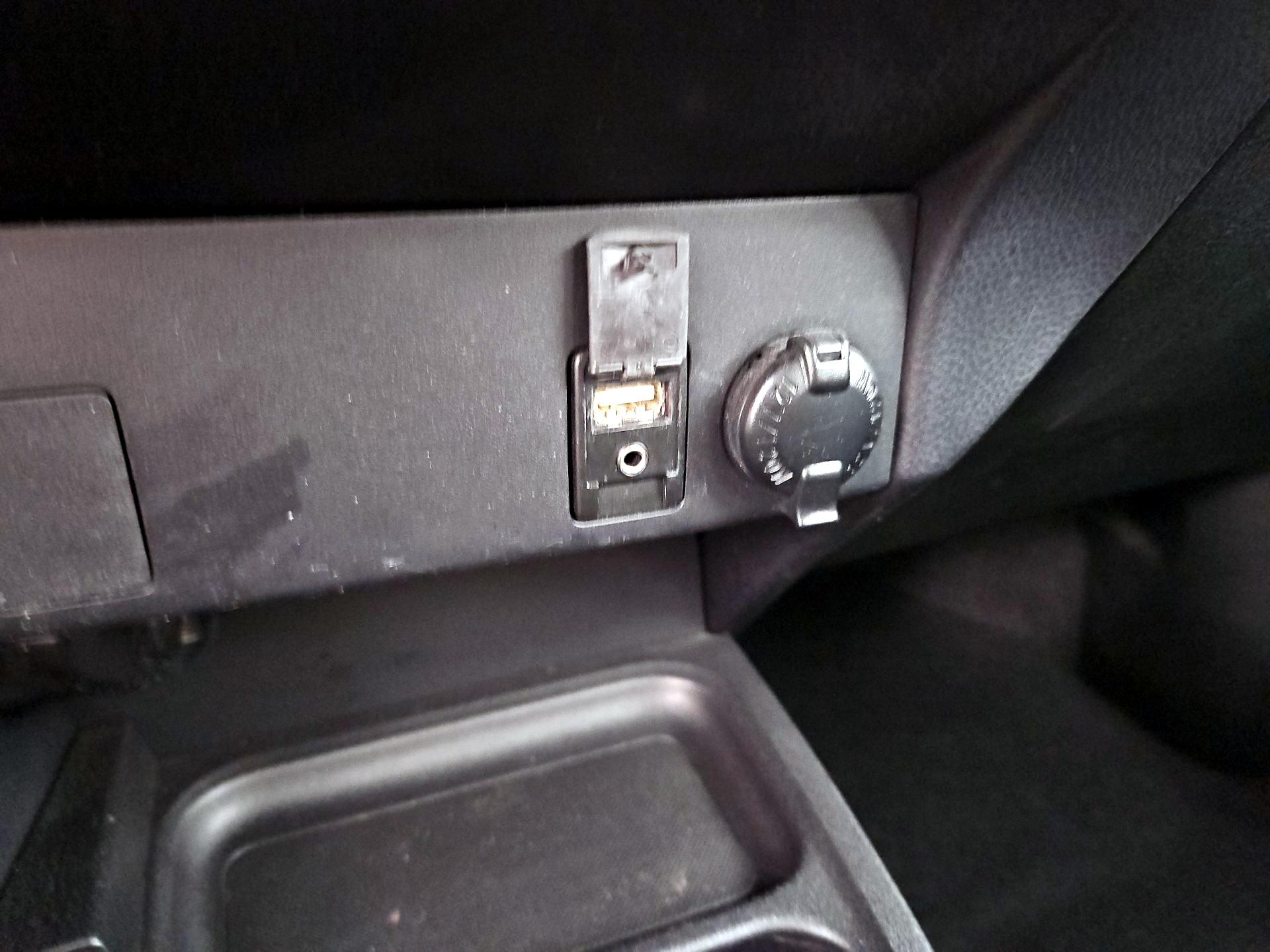 Thumbnail: 2017 Toyota RAV4 - 18