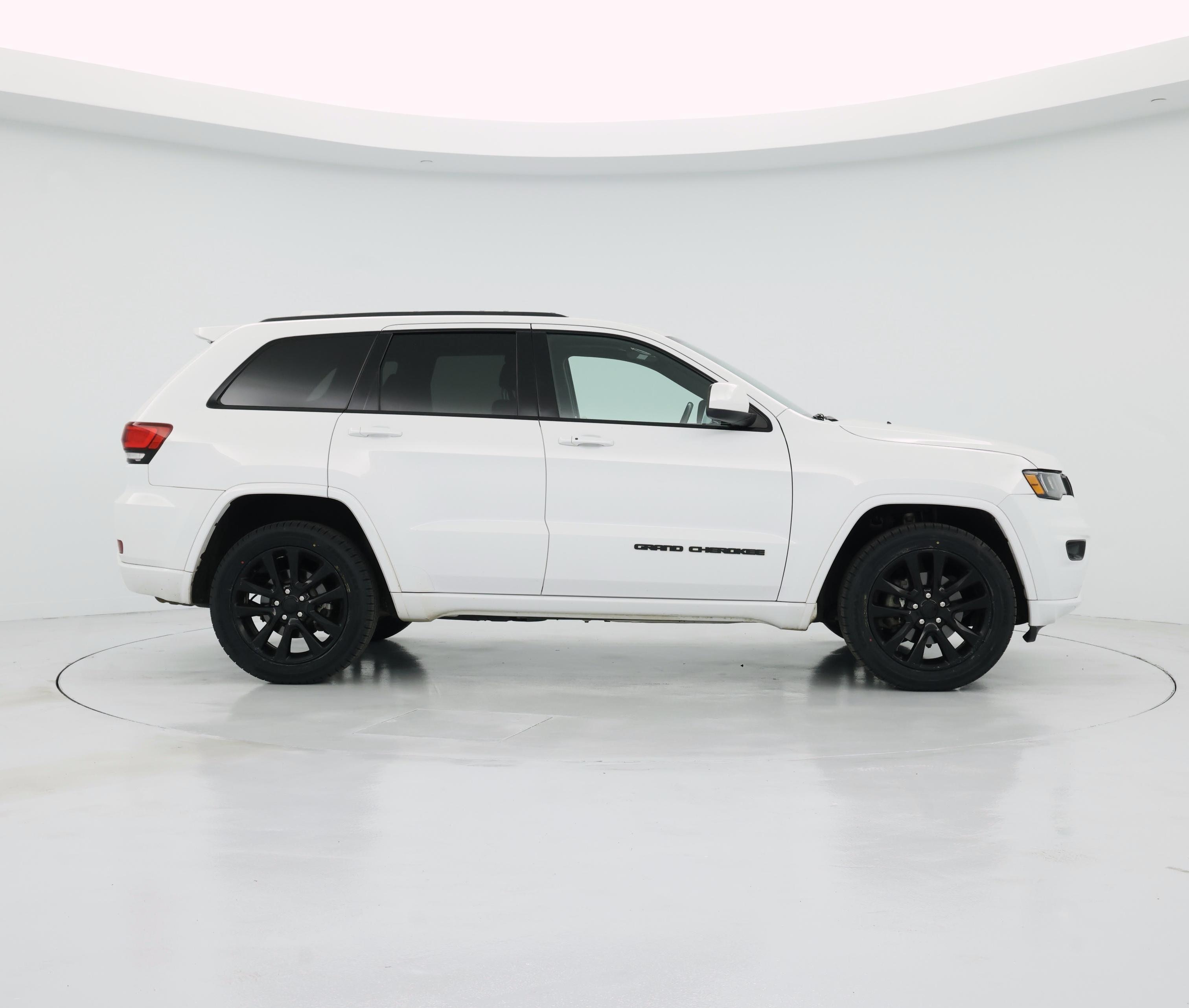 Thumbnail: 2018 Jeep Grand Cherokee - 7