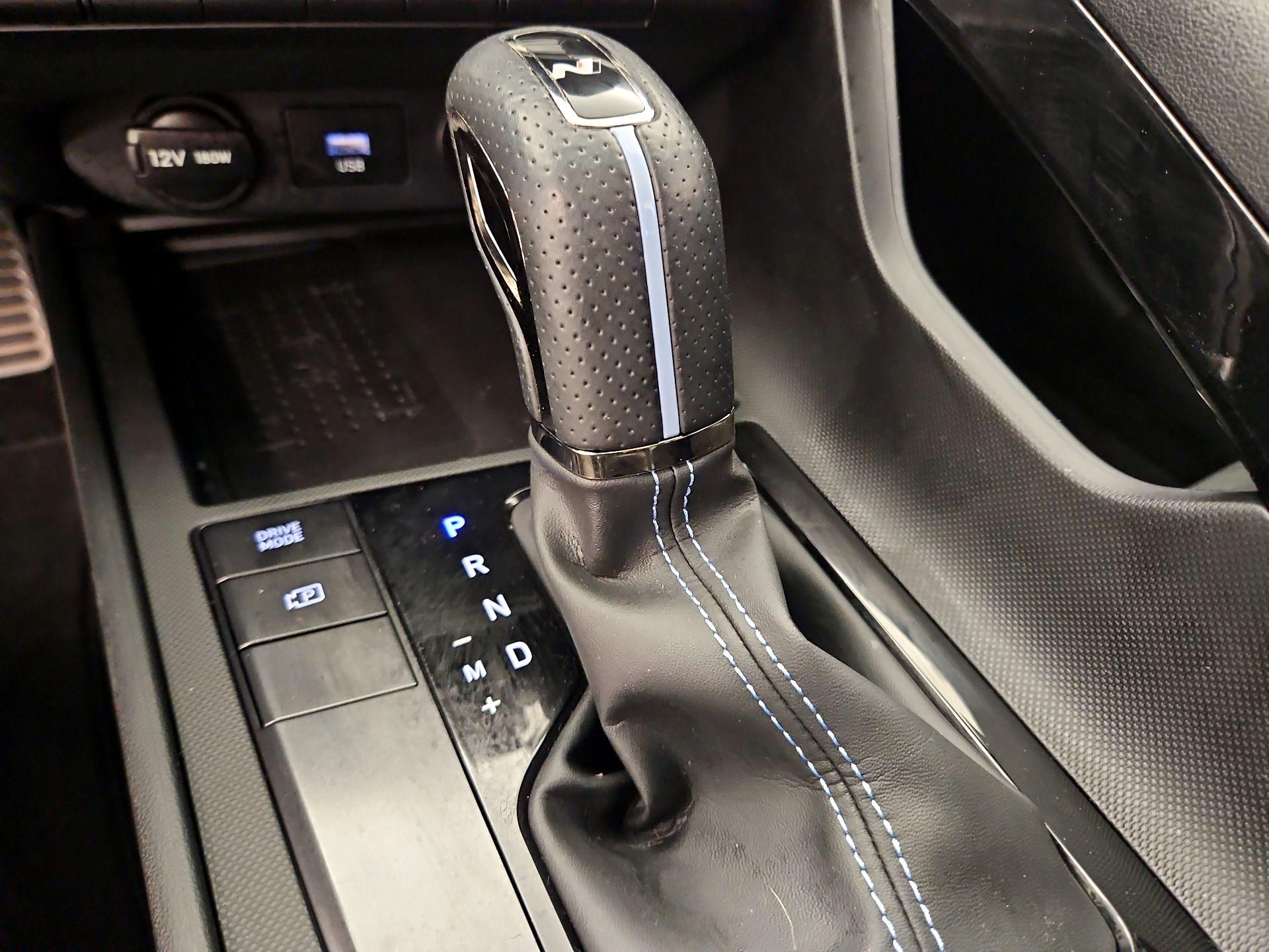 Thumbnail: 2022 Hyundai Elantra - 18