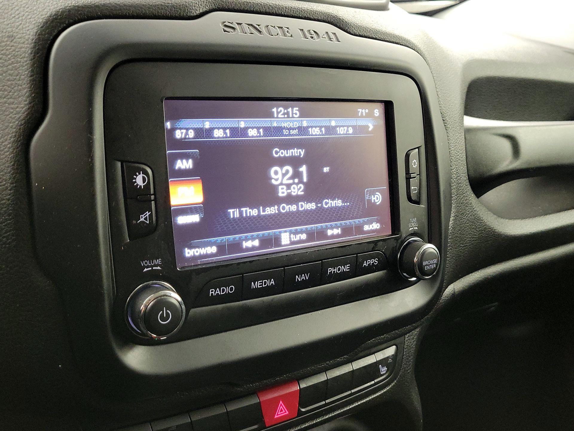 Thumbnail: 2017 Jeep Renegade - 16