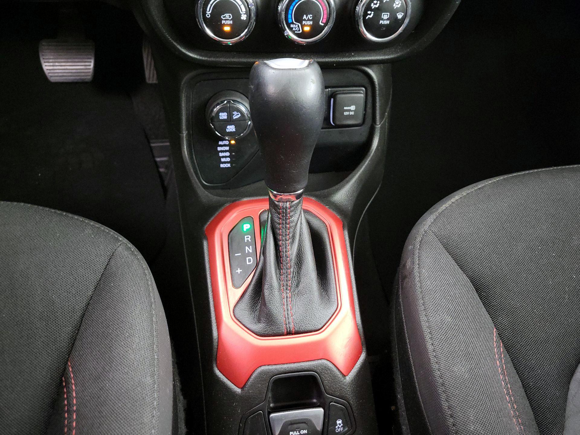 Thumbnail: 2017 Jeep Renegade - 18