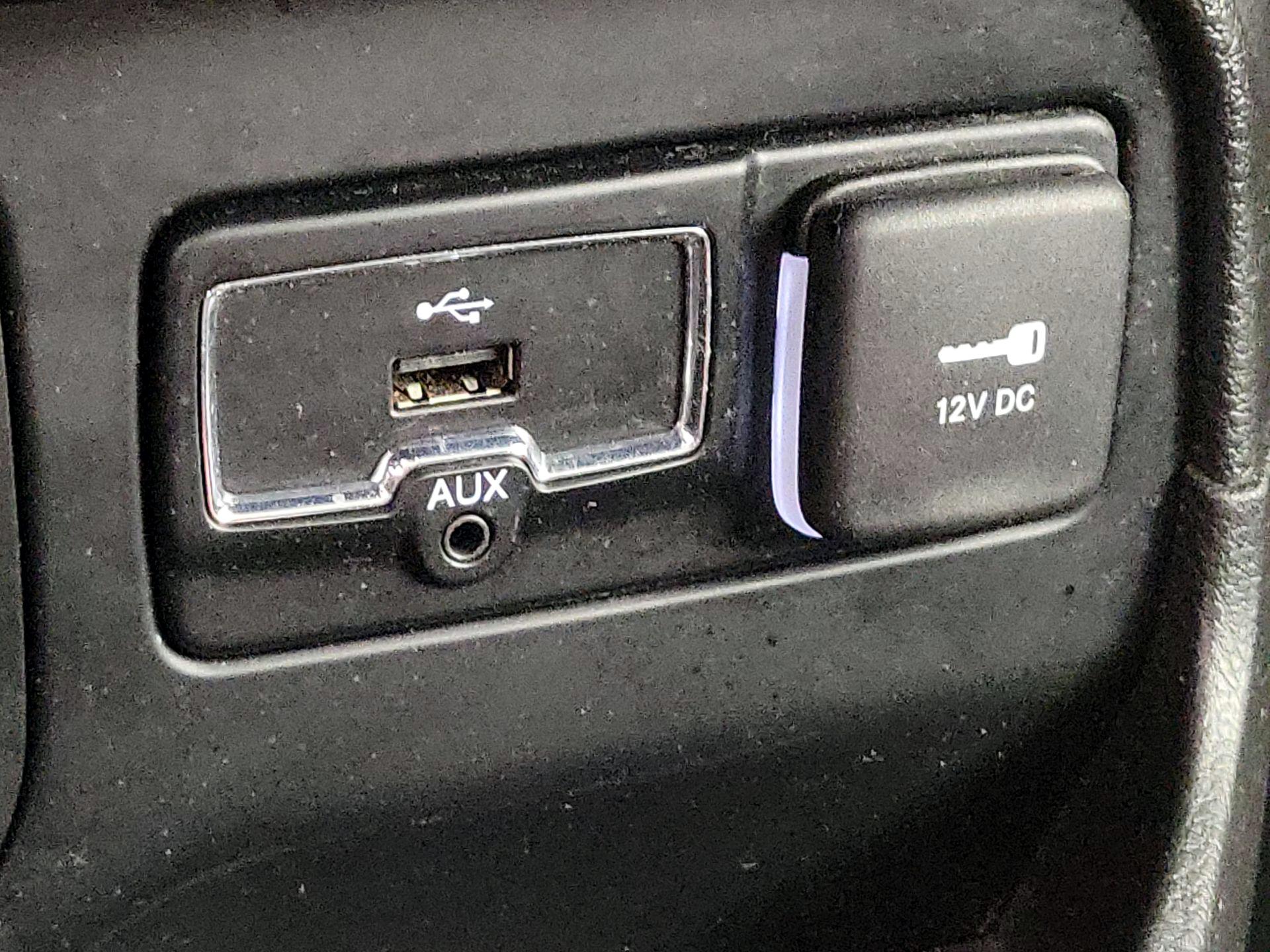 Thumbnail: 2017 Jeep Renegade - 19