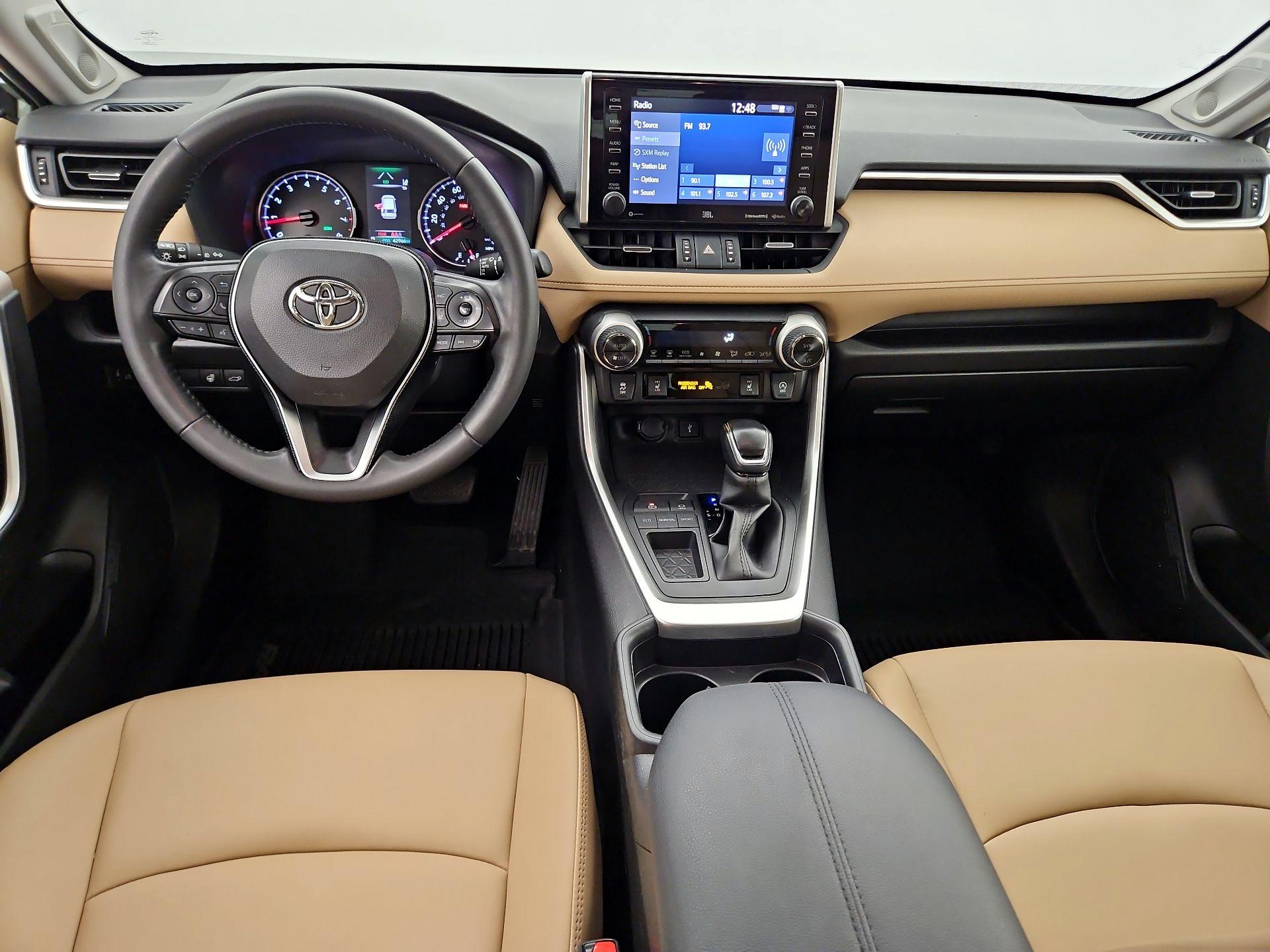 Thumbnail: 2020 Toyota RAV4 - 9