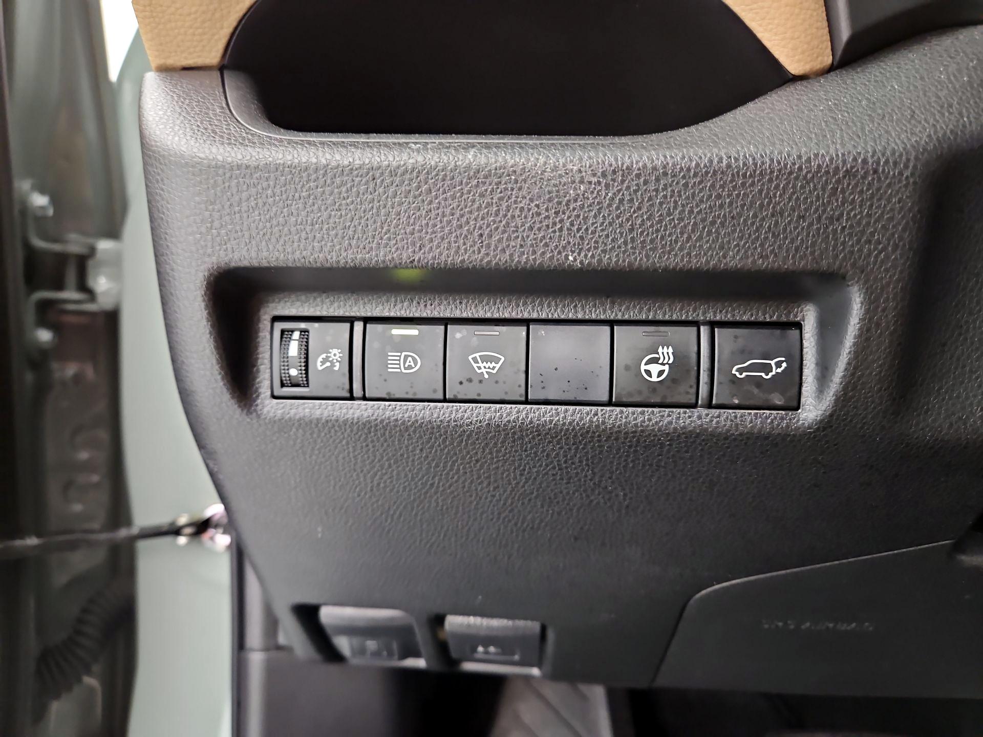 Thumbnail: 2020 Toyota RAV4 - 13