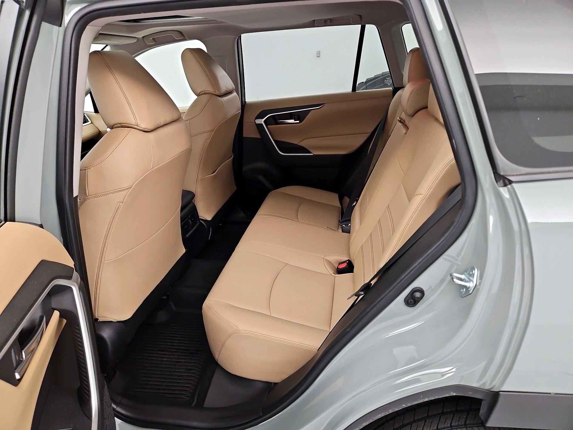 Thumbnail: 2020 Toyota RAV4 - 20