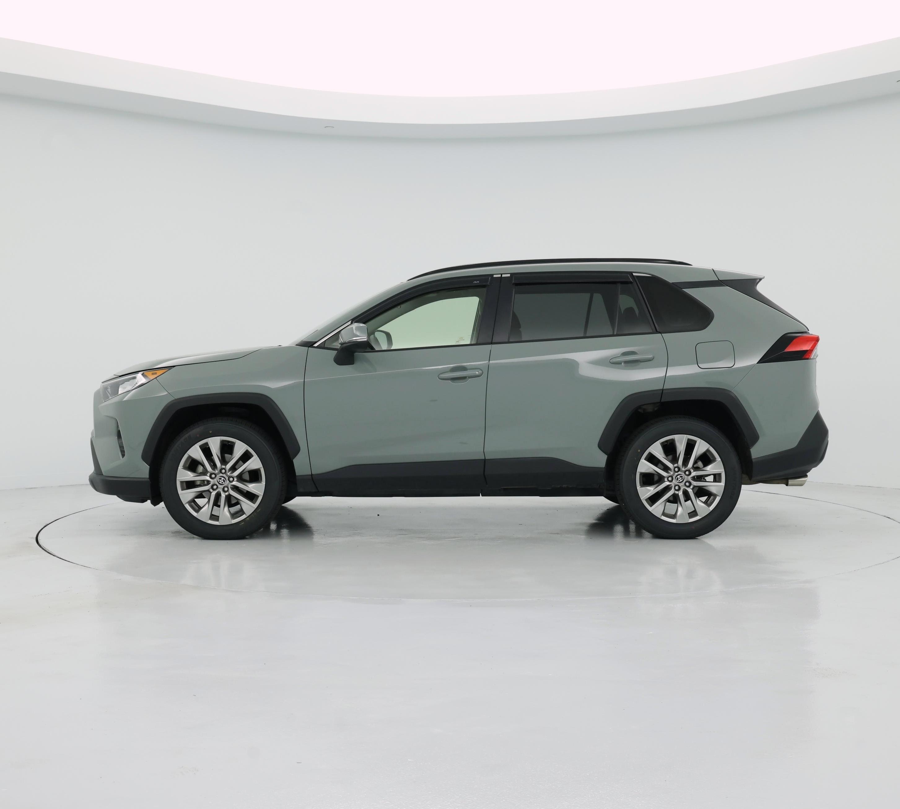 Thumbnail: 2020 Toyota RAV4 - 3