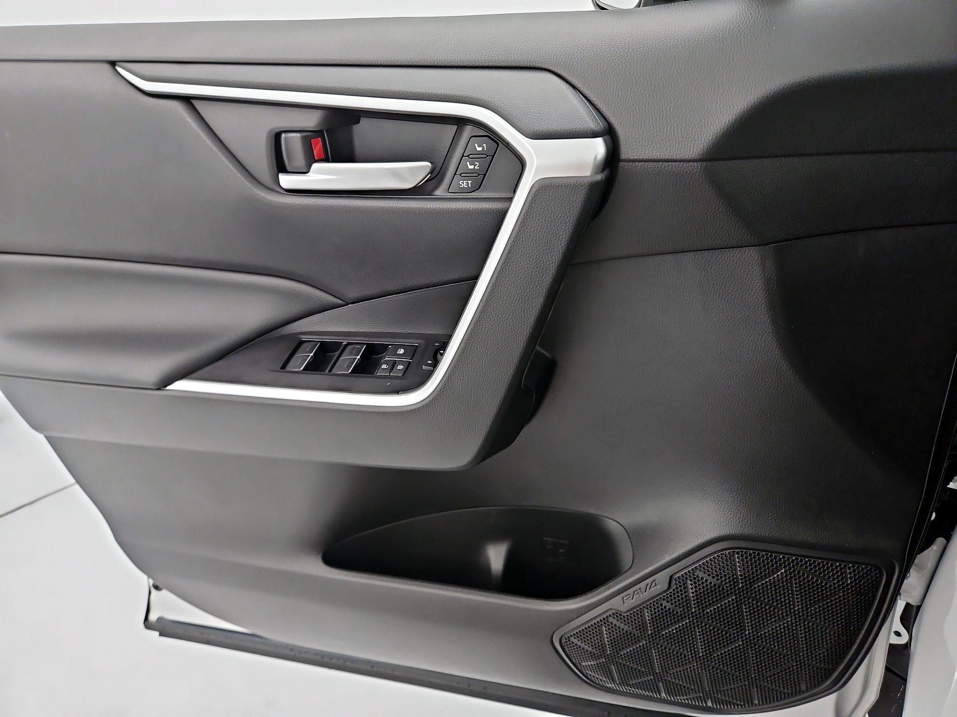 Thumbnail: 2025 Toyota RAV4 - 12