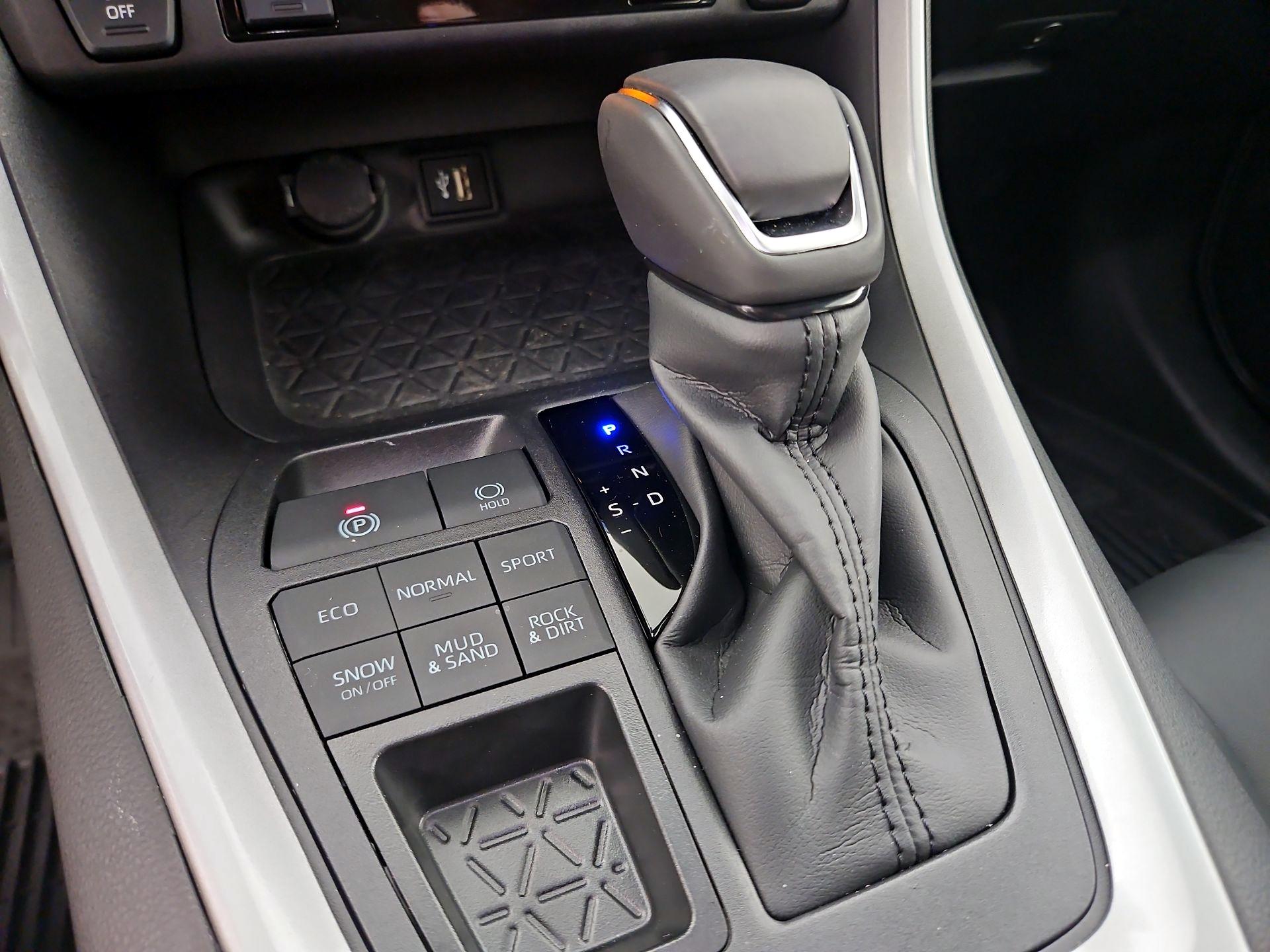 Thumbnail: 2025 Toyota RAV4 - 17