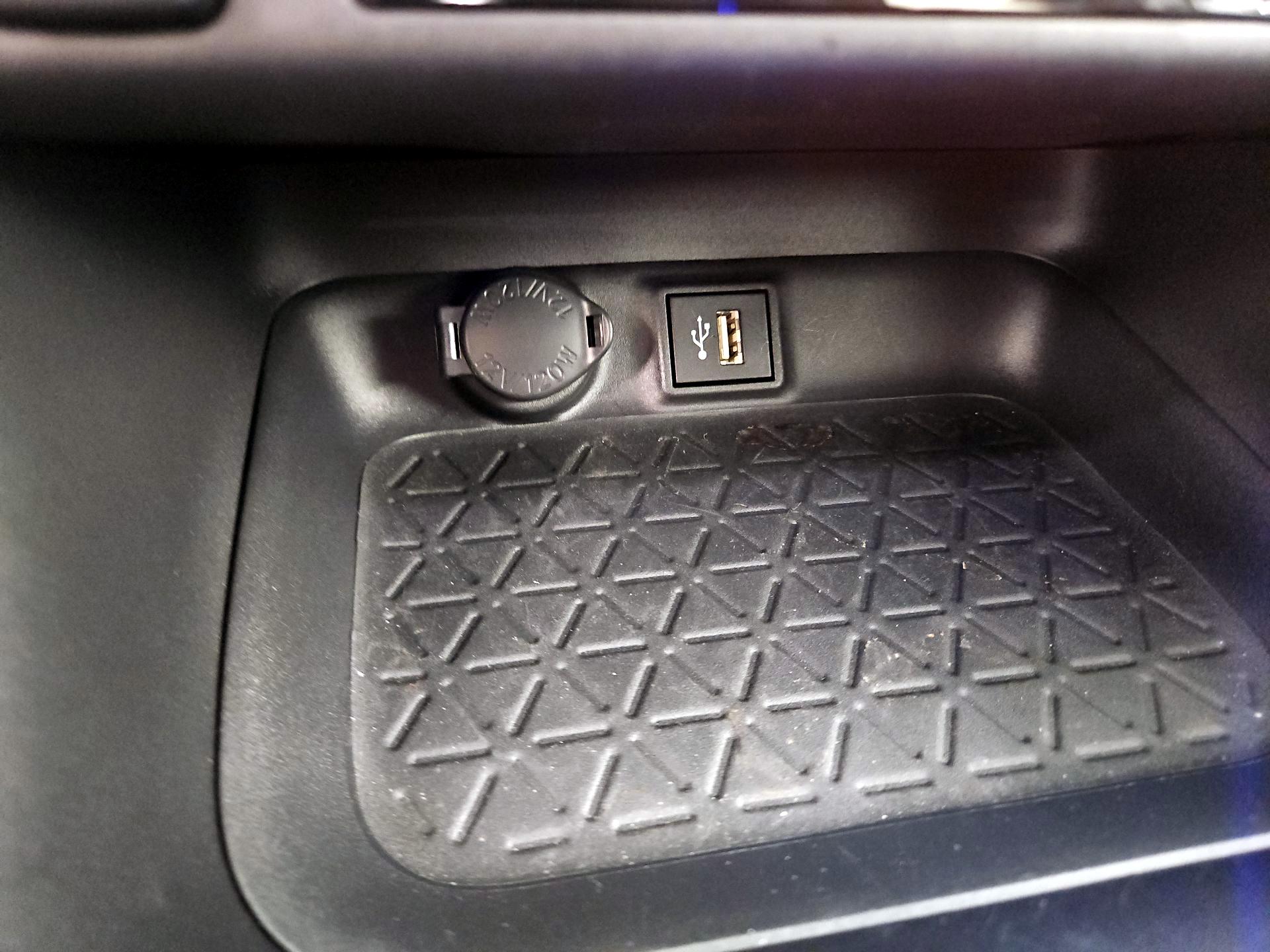 Thumbnail: 2025 Toyota RAV4 - 18