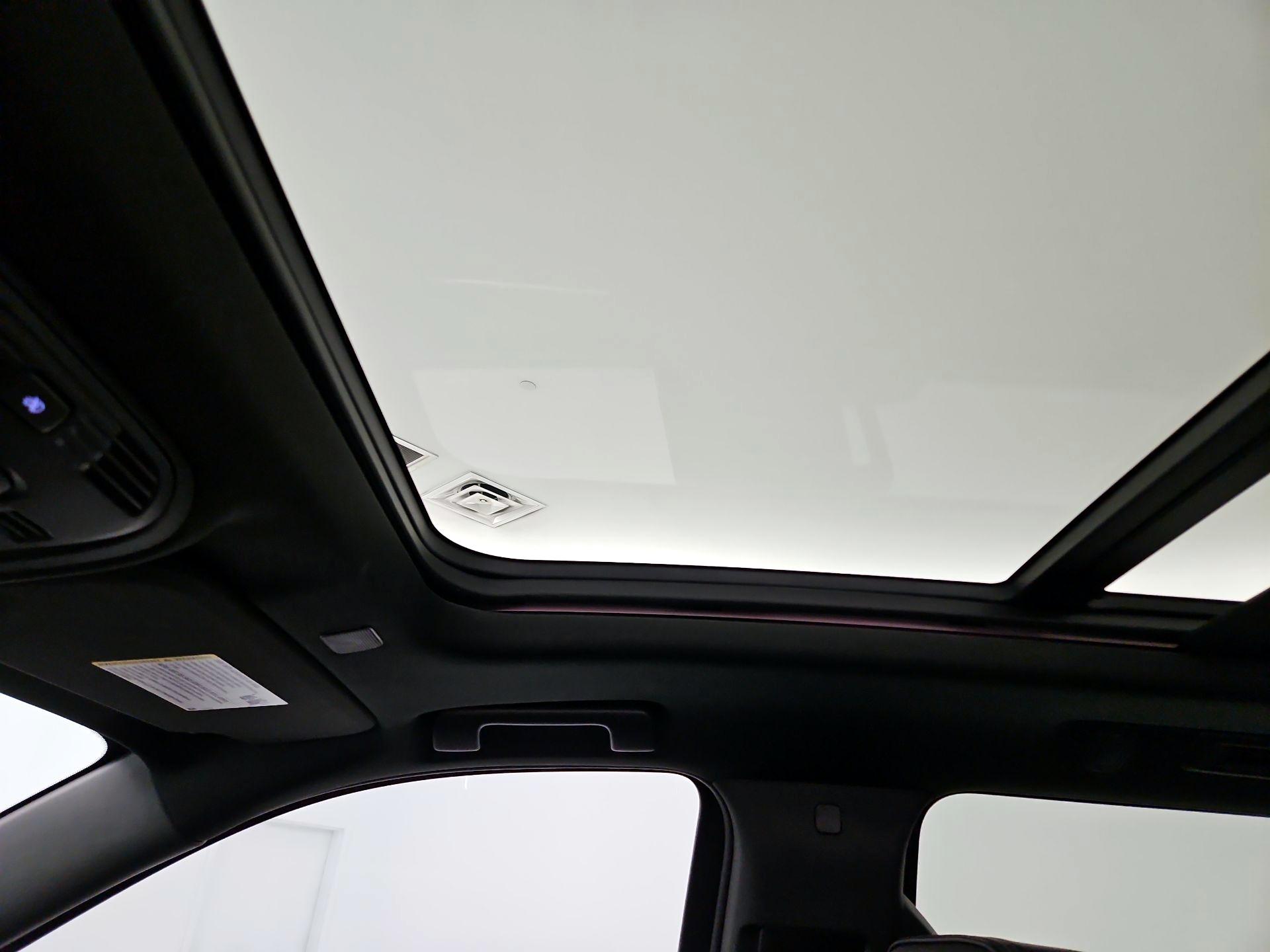 Thumbnail: 2022 GMC Yukon XL - 19