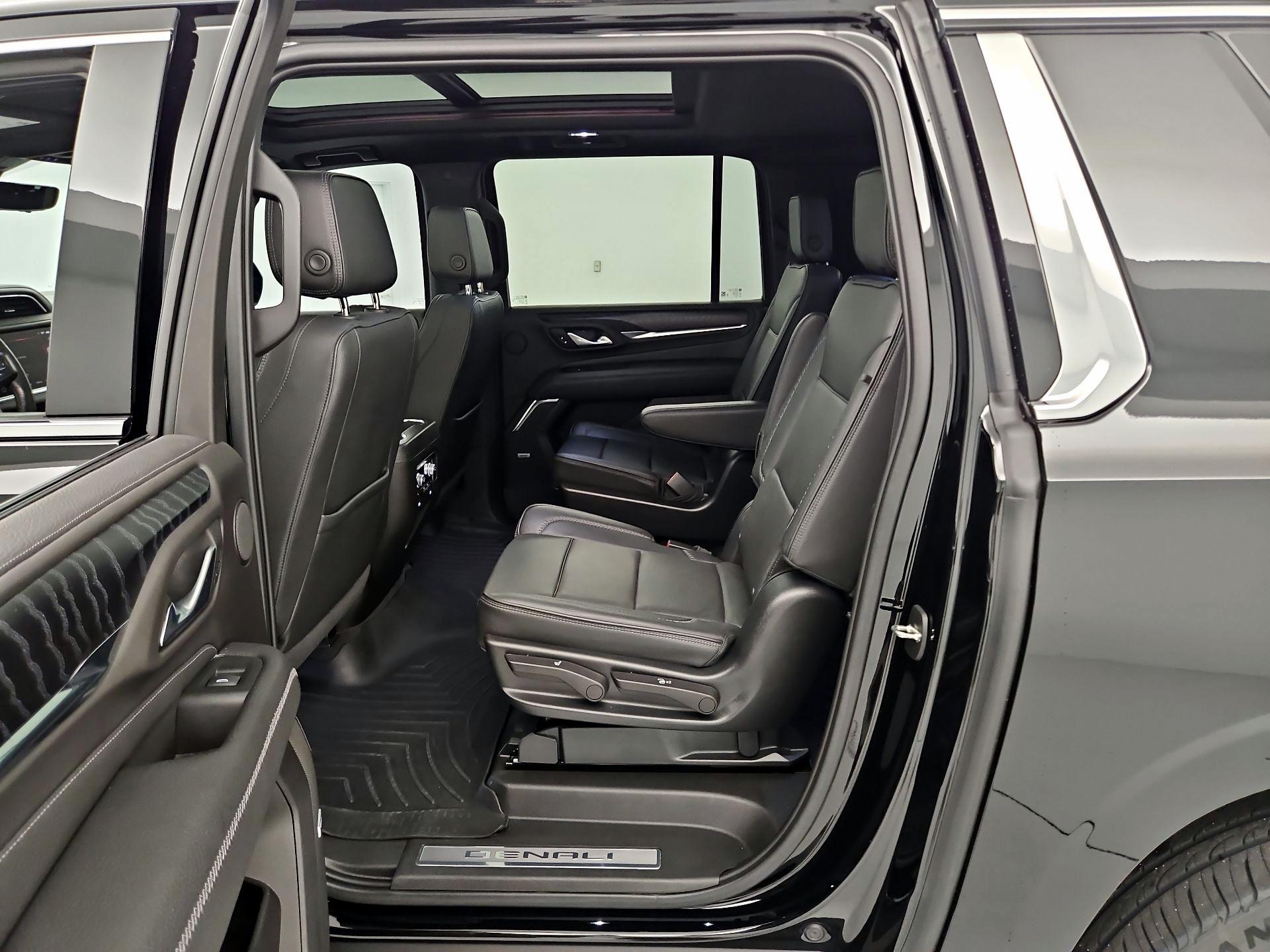 Thumbnail: 2022 GMC Yukon XL - 20