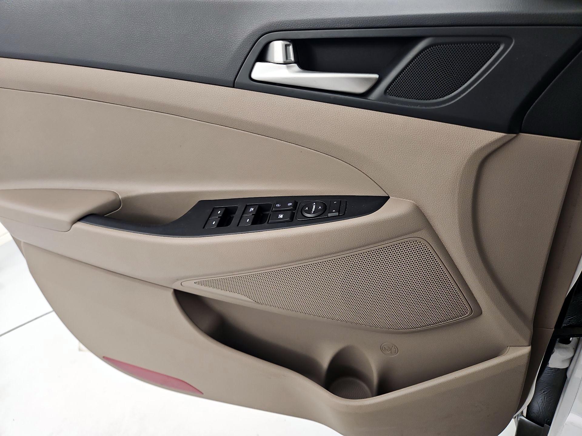 Thumbnail: 2021 Hyundai Tucson - 12