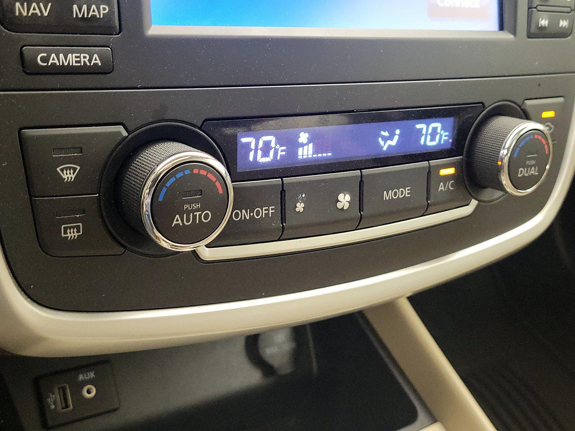 Thumbnail: 2017 Nissan Altima - 17