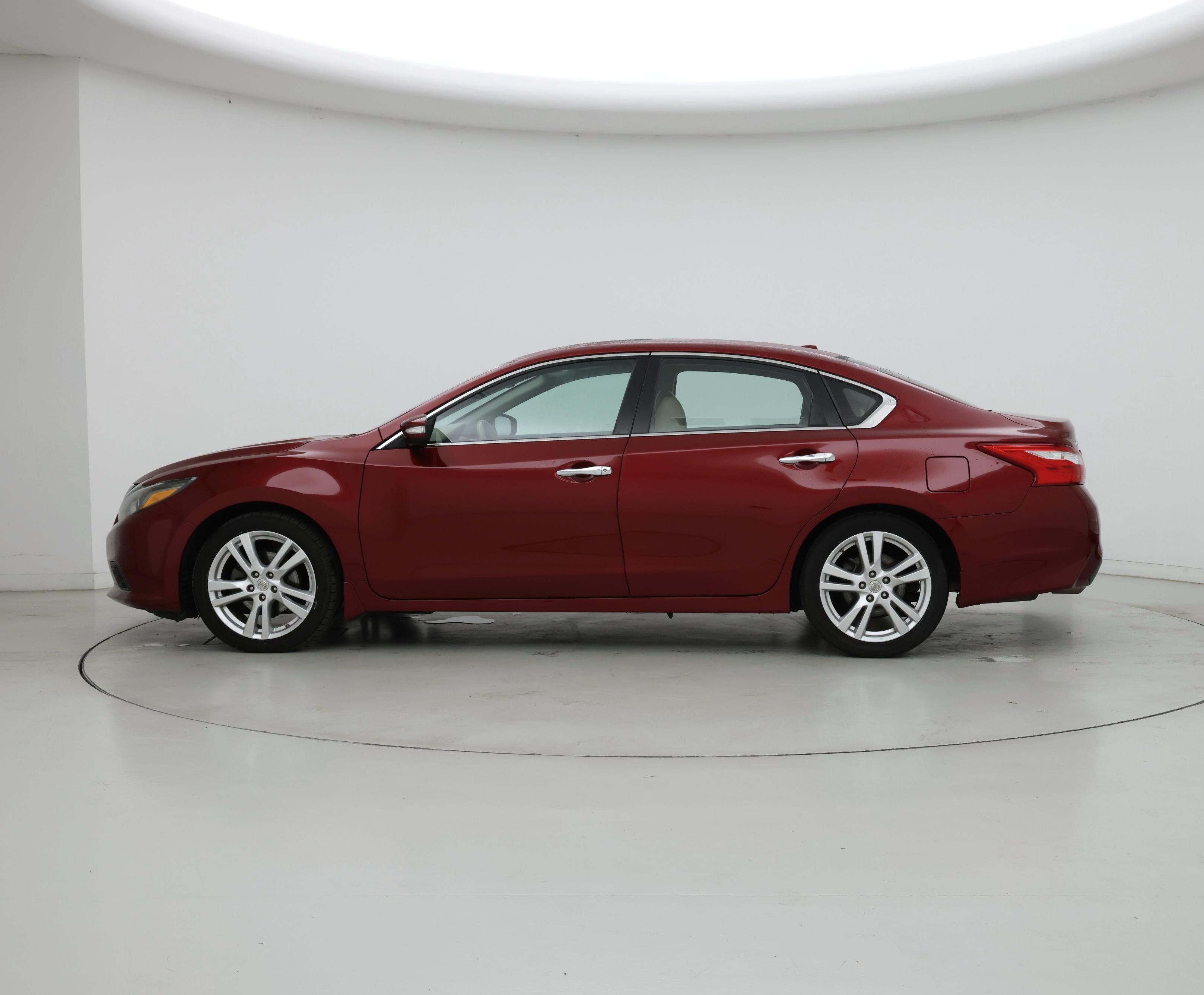 Thumbnail: 2017 Nissan Altima - 3