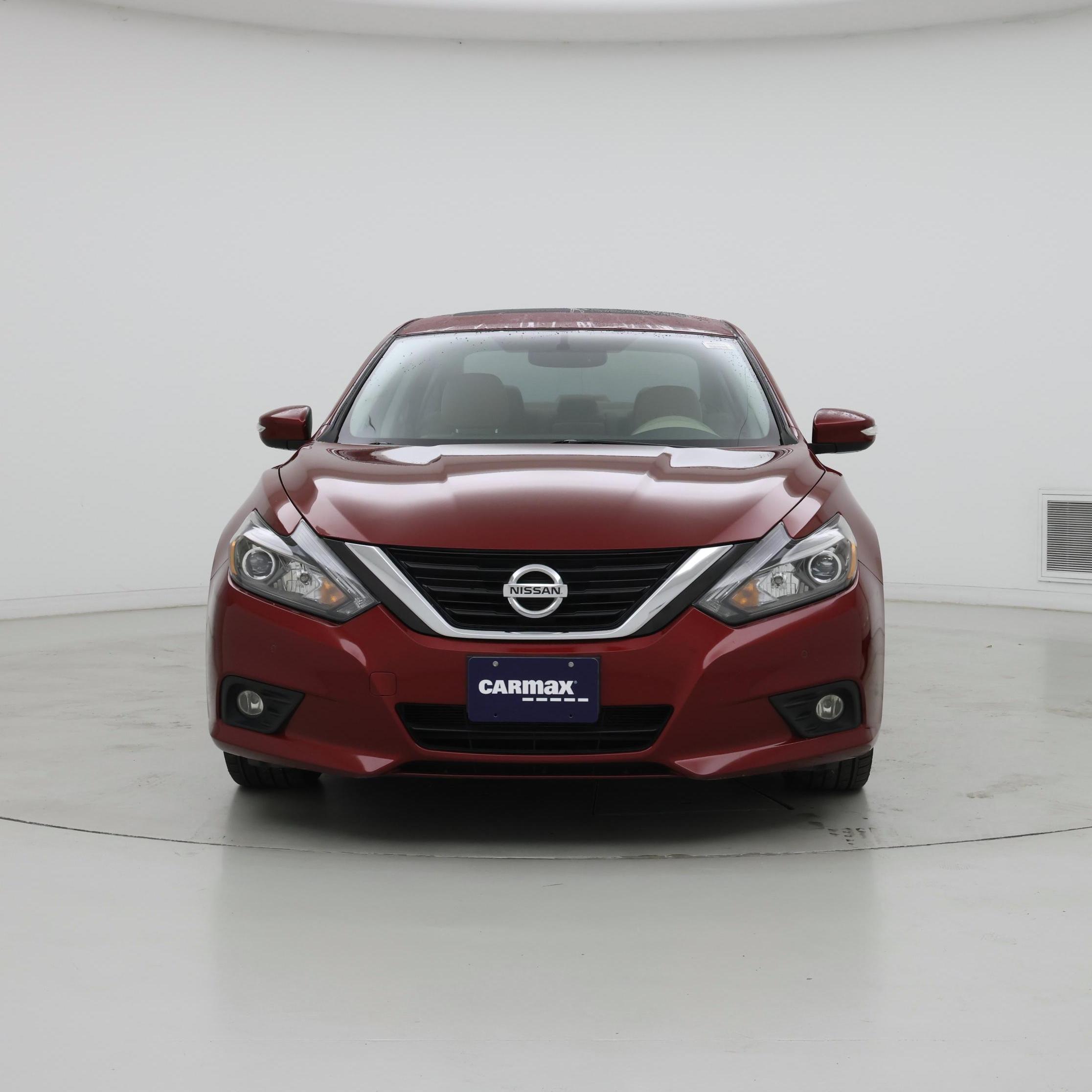 Thumbnail: 2017 Nissan Altima - 5