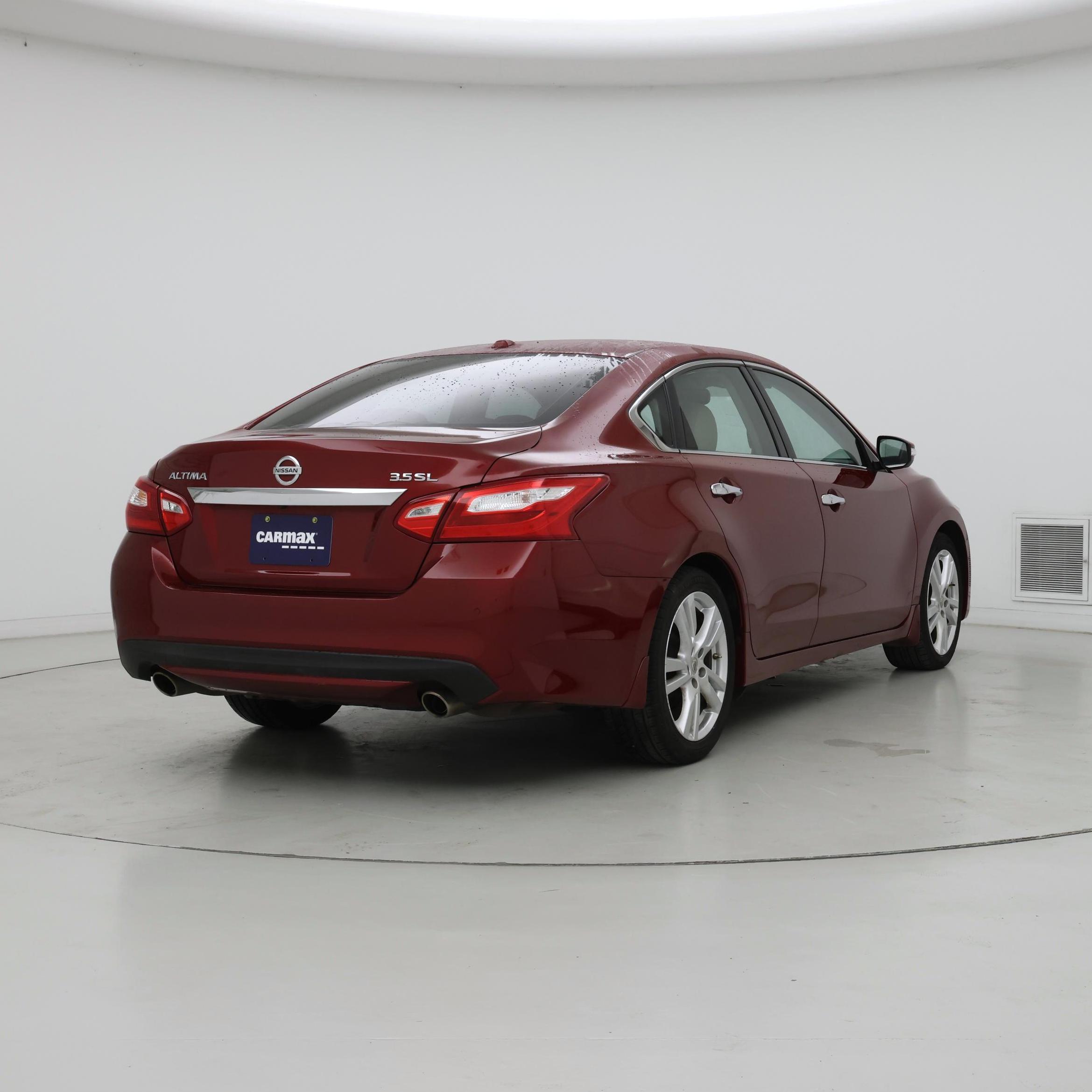 Thumbnail: 2017 Nissan Altima - 8