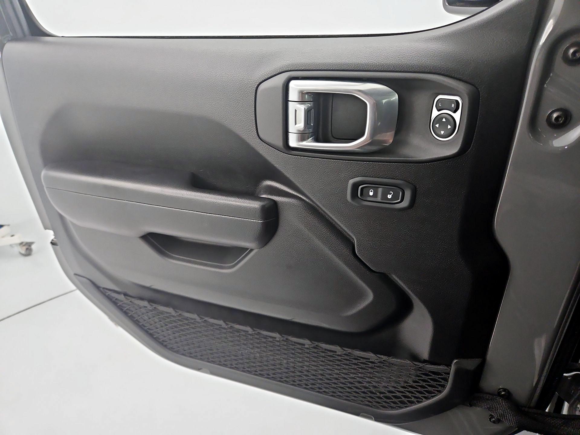 Thumbnail: 2021 Jeep Wrangler - 12