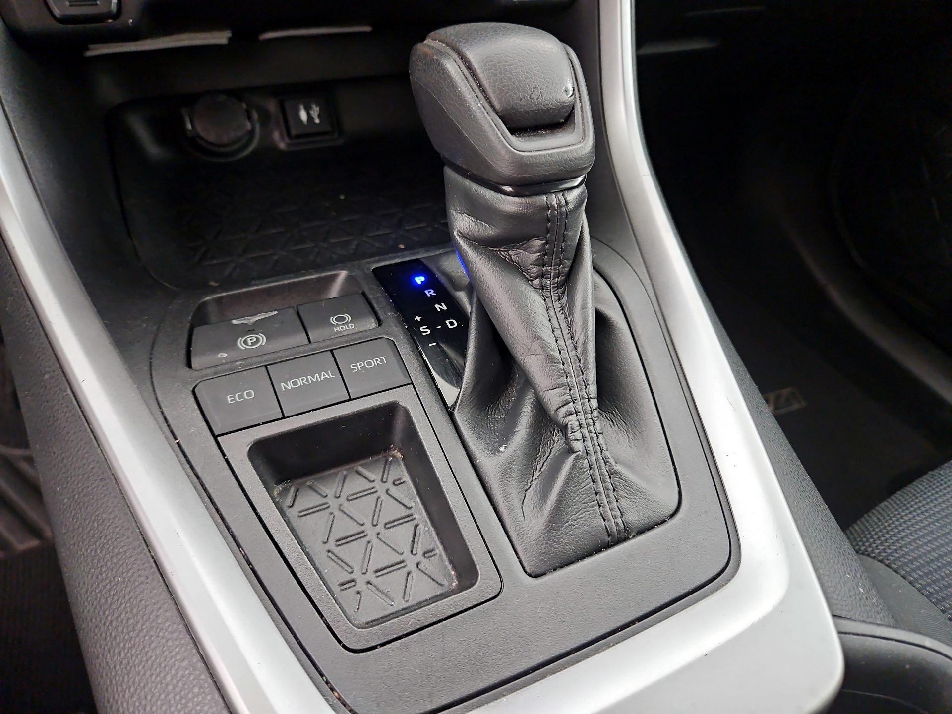 Thumbnail: 2019 Toyota RAV4 - 17