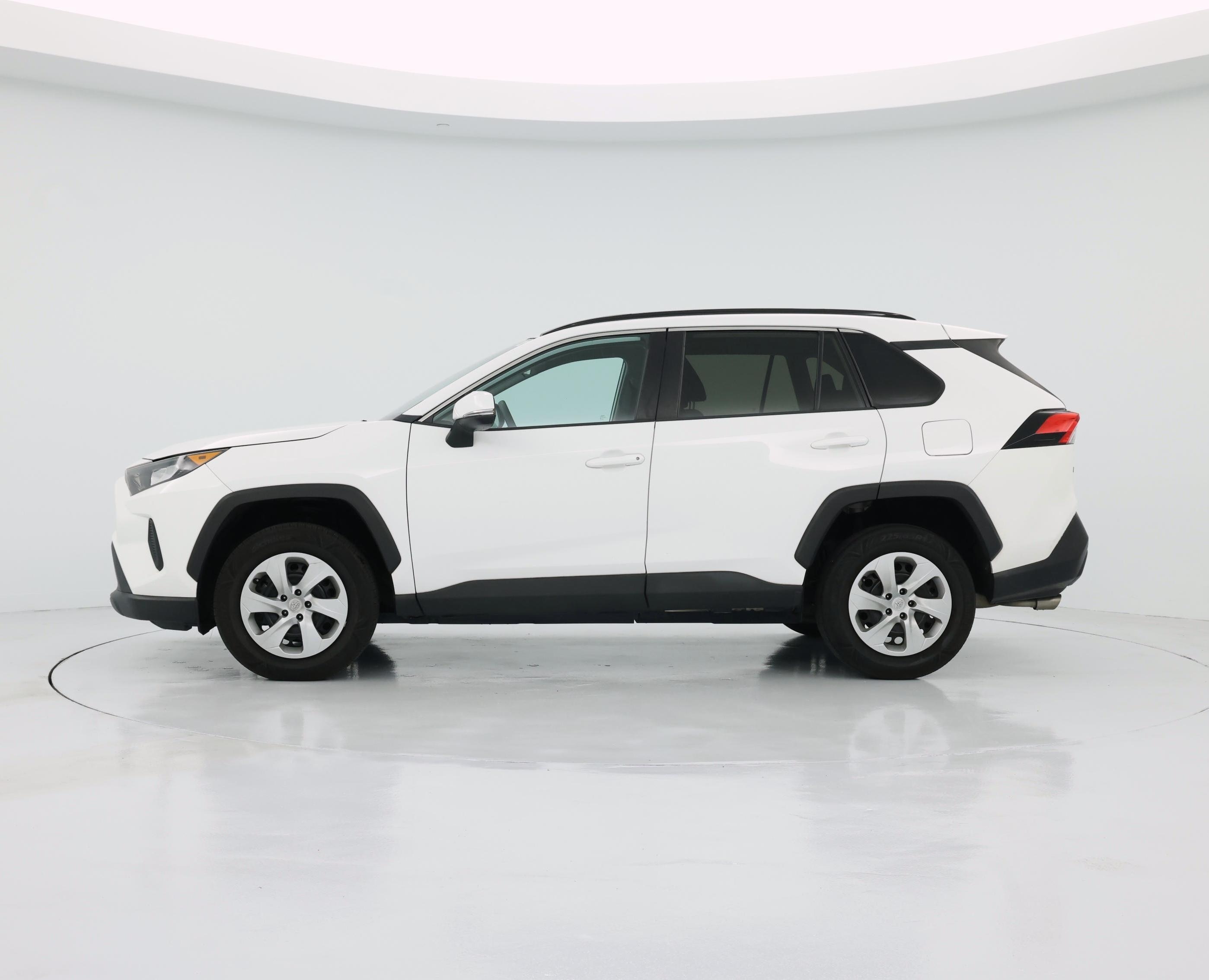 Thumbnail: 2019 Toyota RAV4 - 3