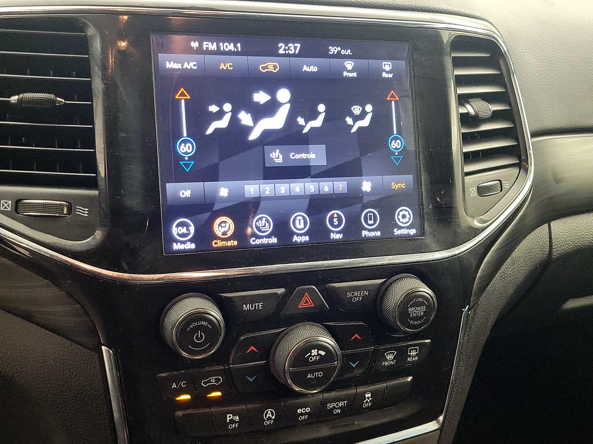 Thumbnail: 2021 Jeep Grand Cherokee - 17