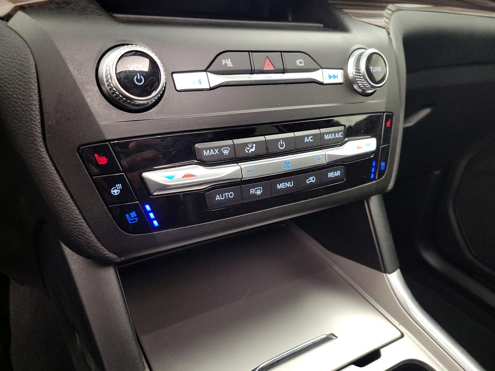 Thumbnail: 2020 Ford Explorer - 17