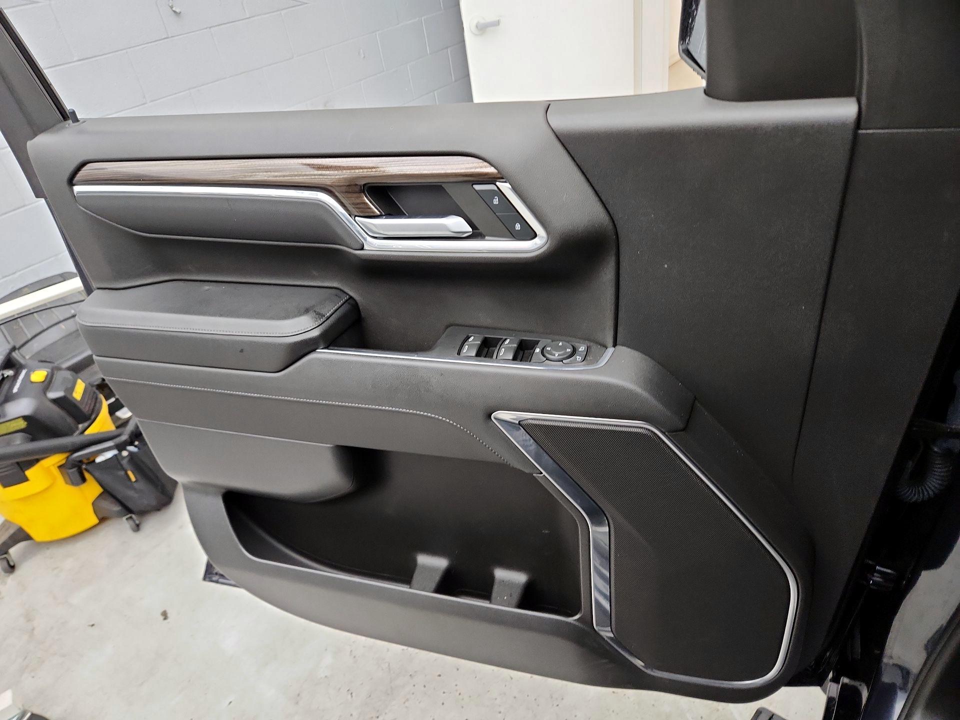Thumbnail: 2023 Chevrolet Silverado 1500 - 12