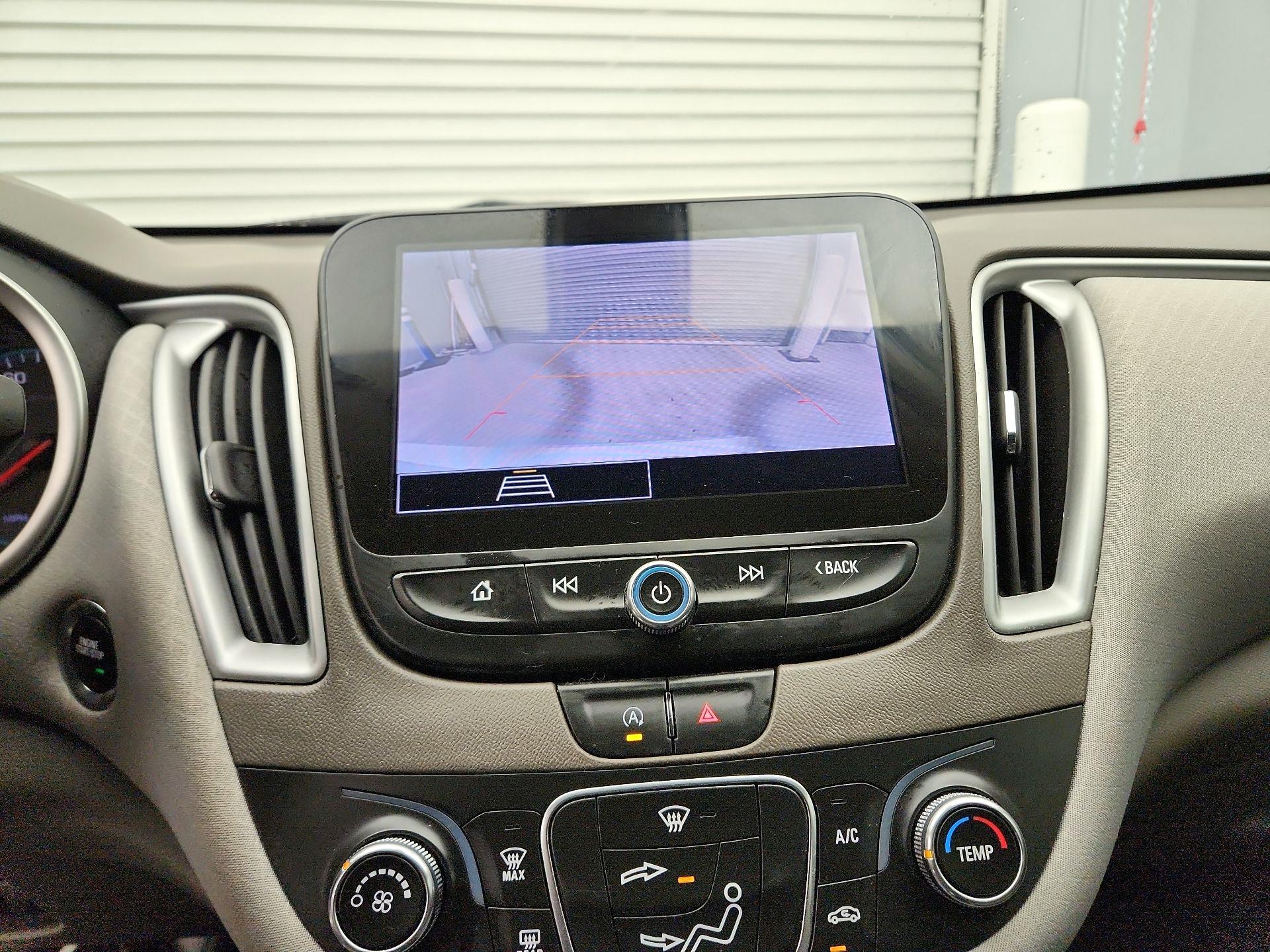 Thumbnail: 2022 Chevrolet Malibu - 14