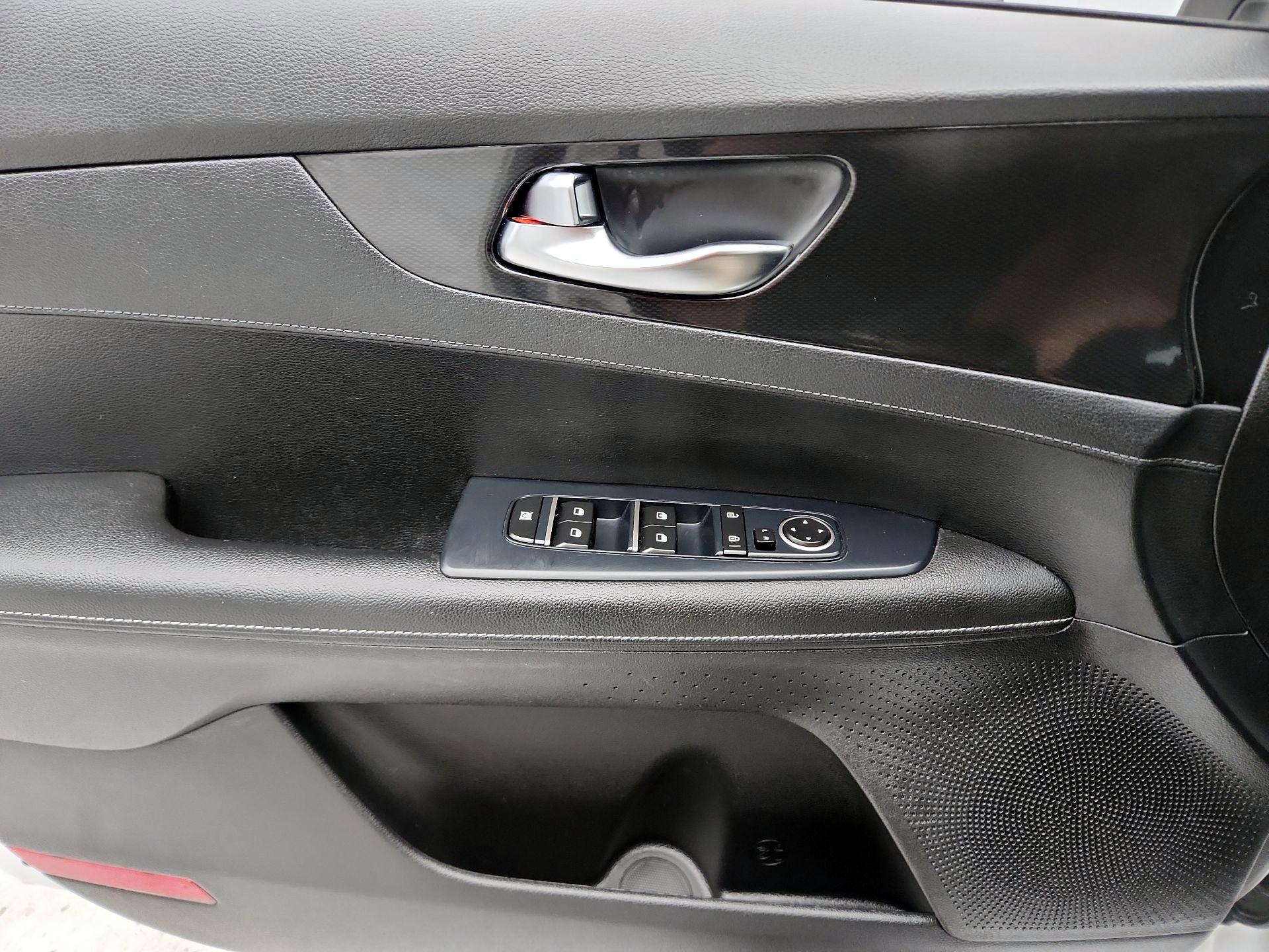 Thumbnail: 2020 Kia Forte - 12