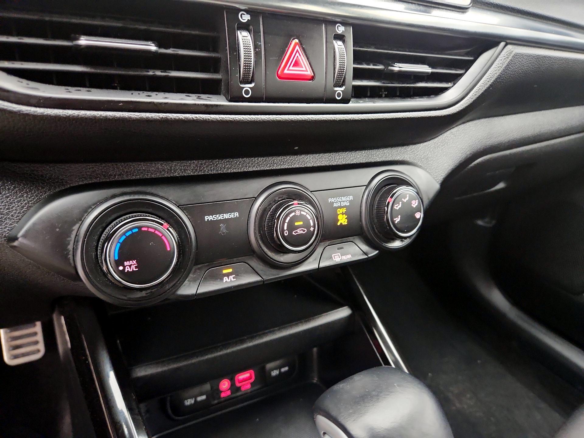 Thumbnail: 2020 Kia Forte - 16