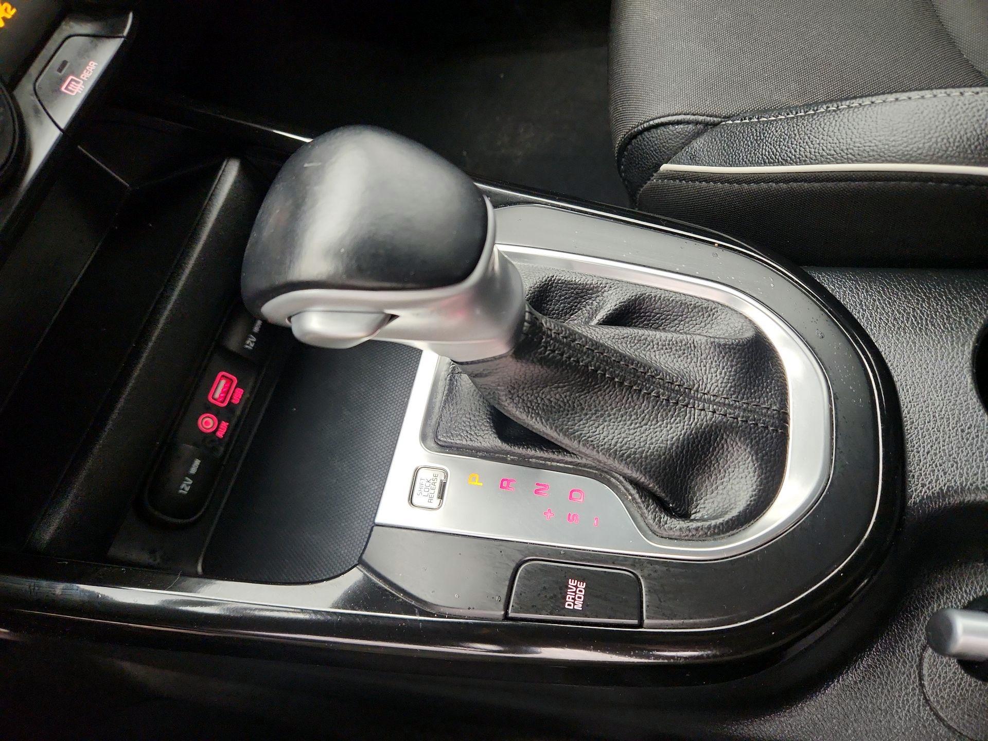 Thumbnail: 2020 Kia Forte - 17