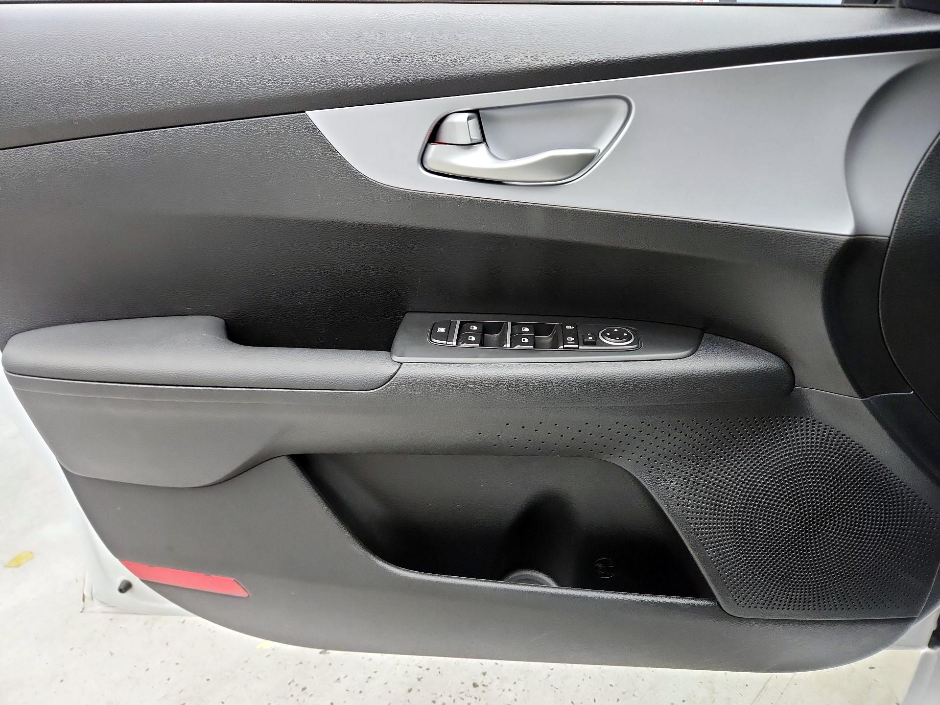 Thumbnail: 2024 Kia Forte - 12