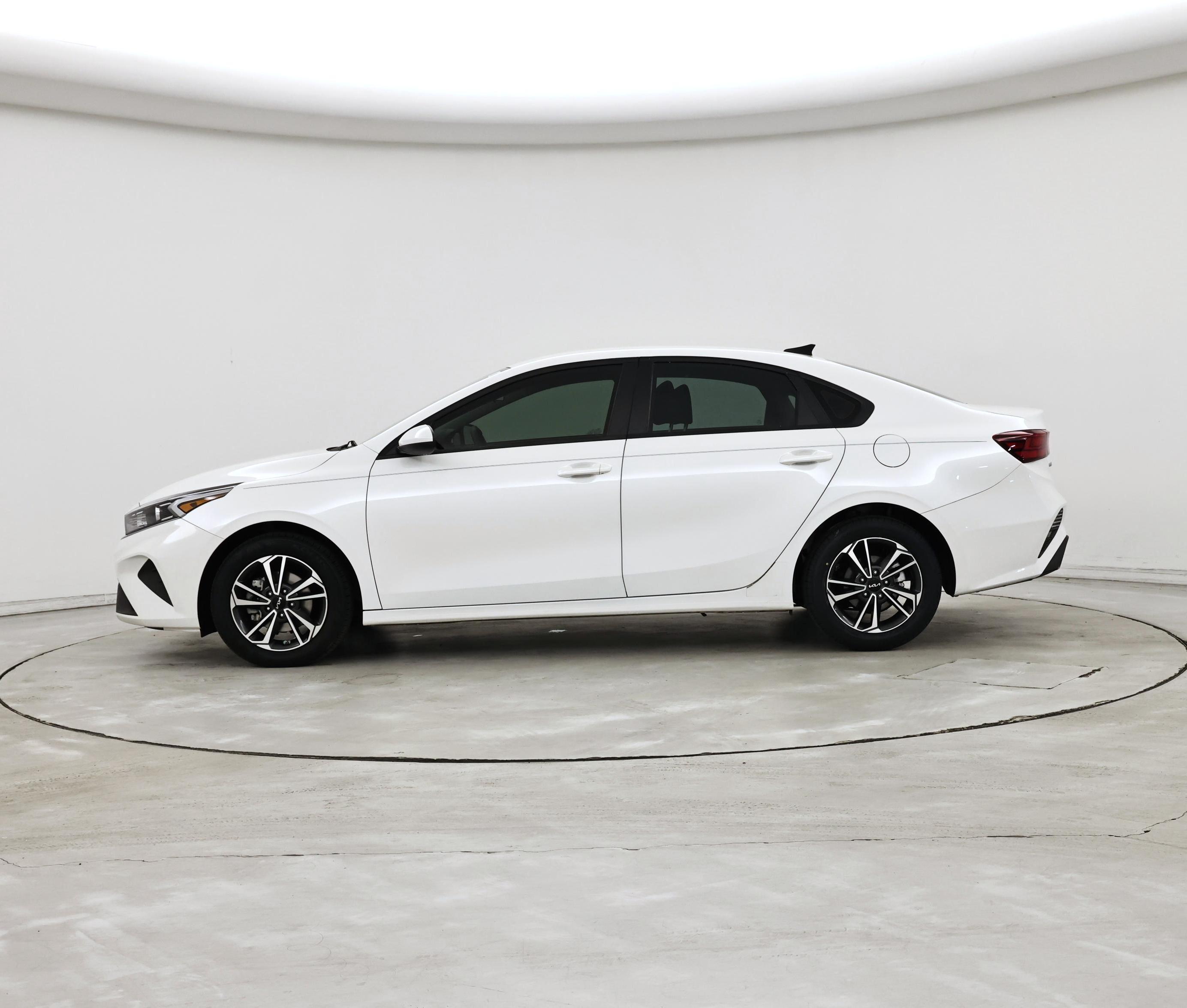 Thumbnail: 2024 Kia Forte - 3