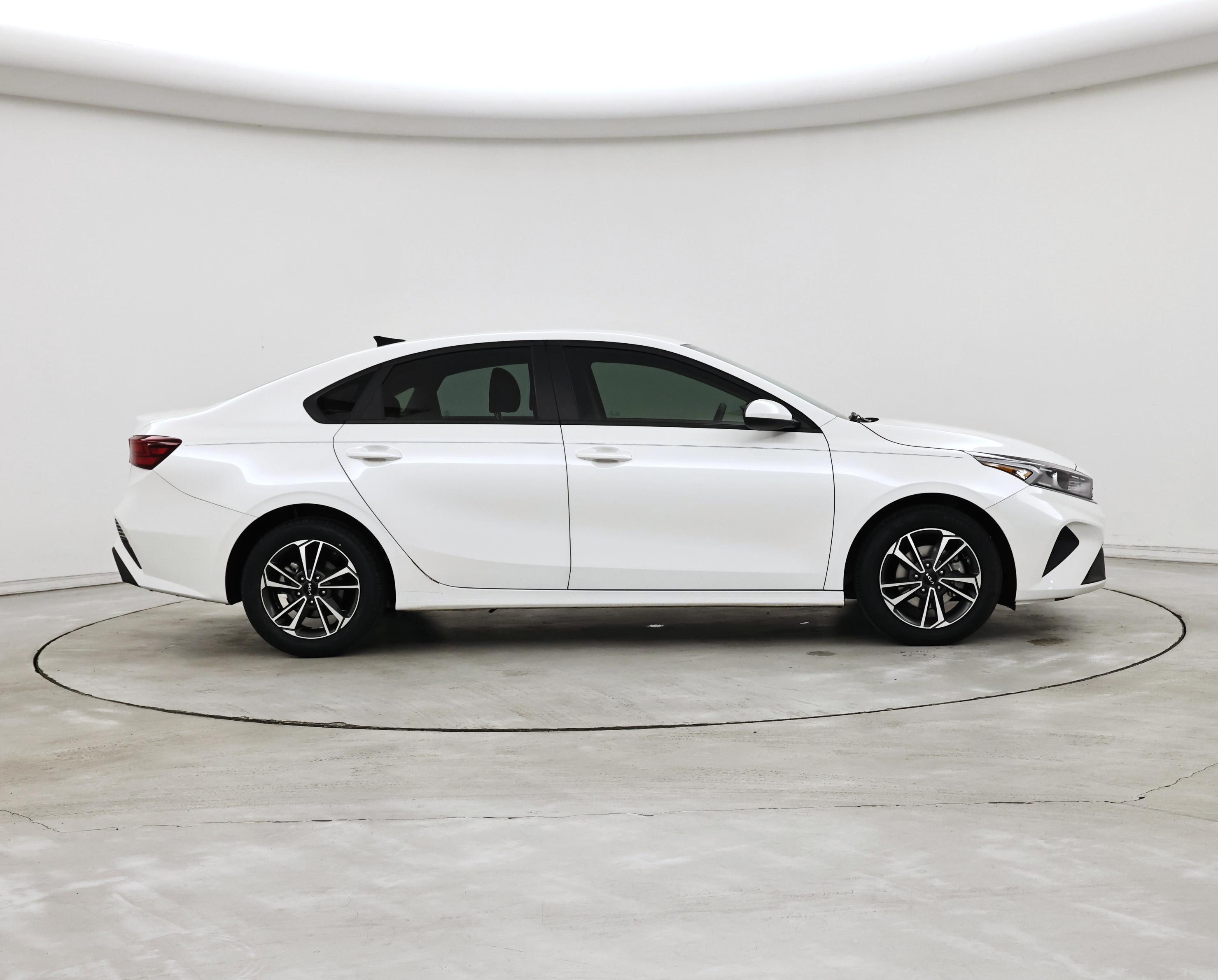 Thumbnail: 2024 Kia Forte - 7