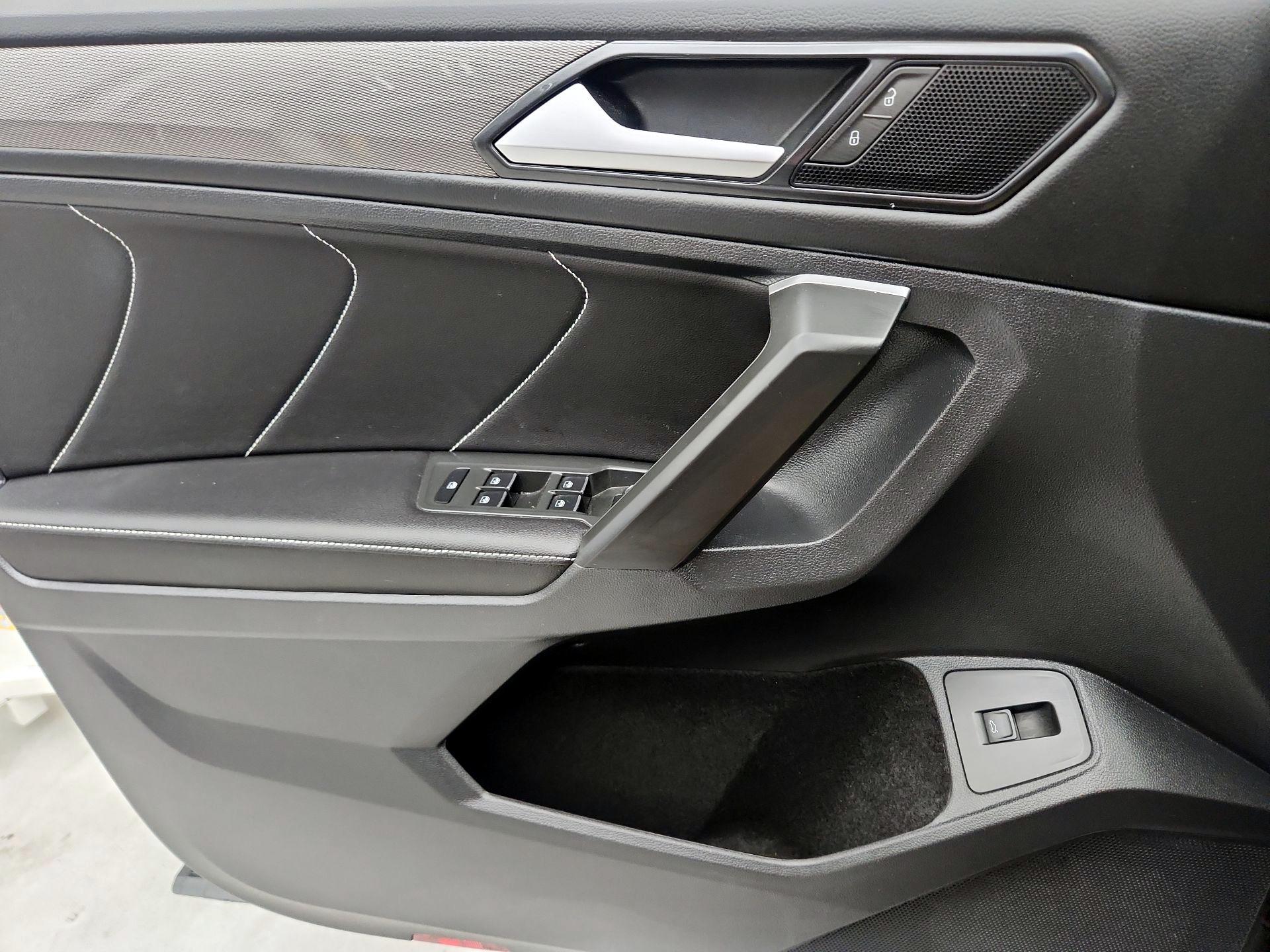 Thumbnail: 2024 Volkswagen Tiguan - 12