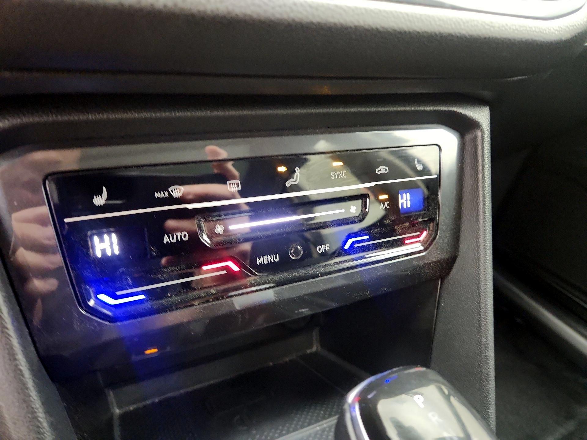 Thumbnail: 2024 Volkswagen Tiguan - 16