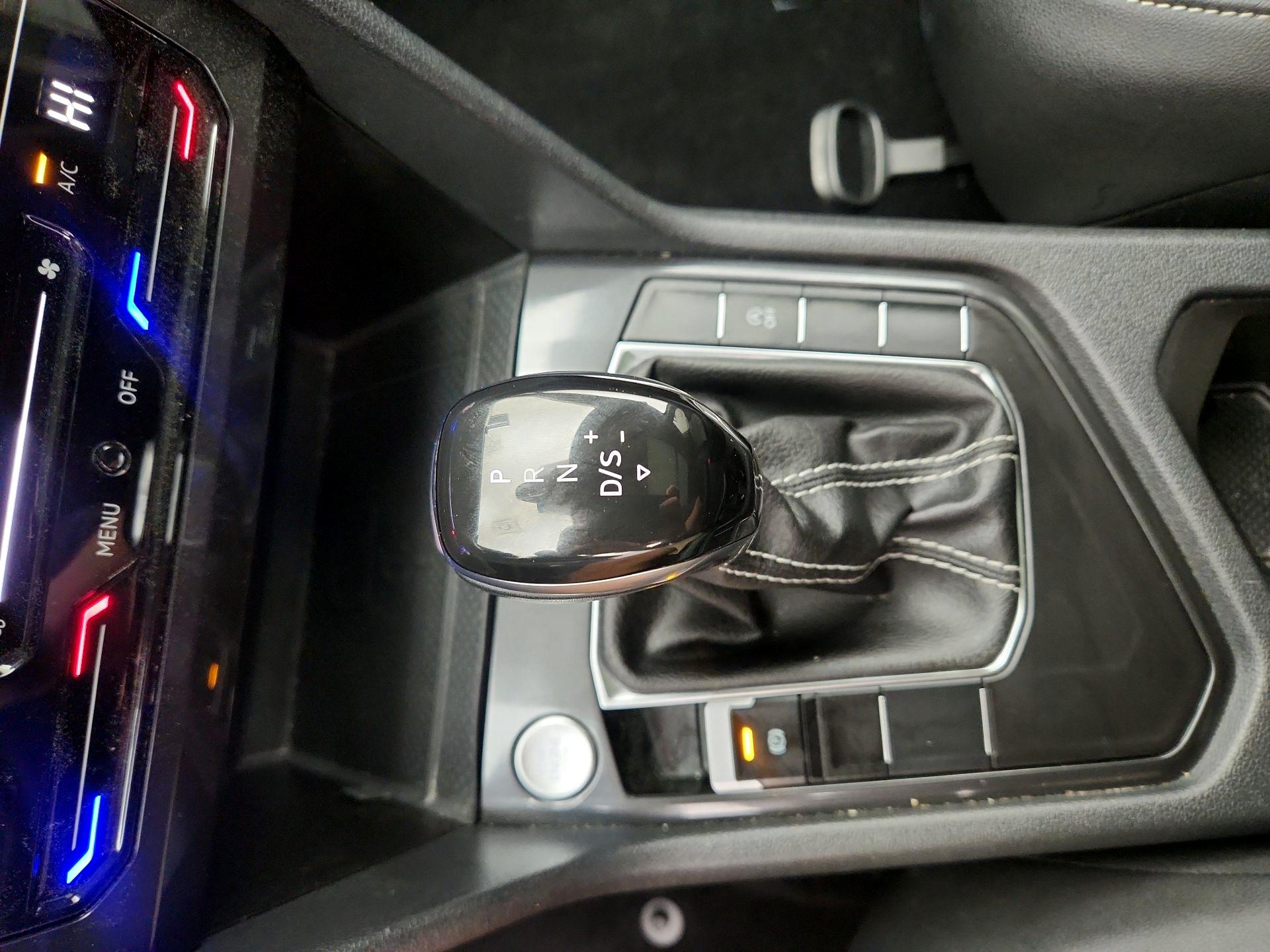 Thumbnail: 2024 Volkswagen Tiguan - 17