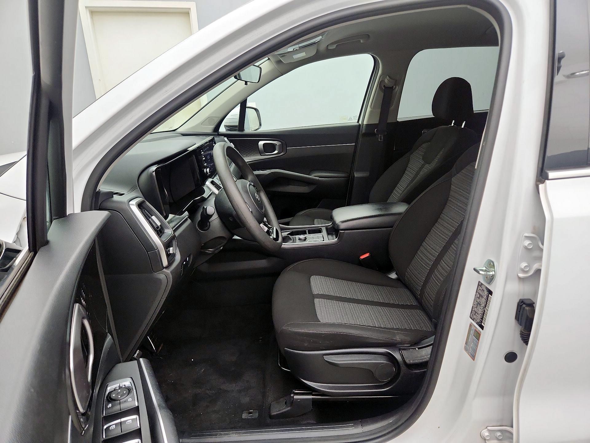 Thumbnail: 2021 Kia Sorento - 11