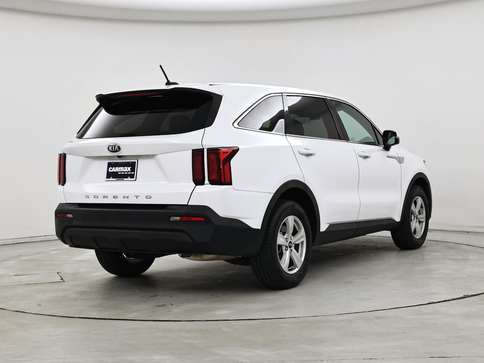 2021 Kia Sorento LX - Photo 9