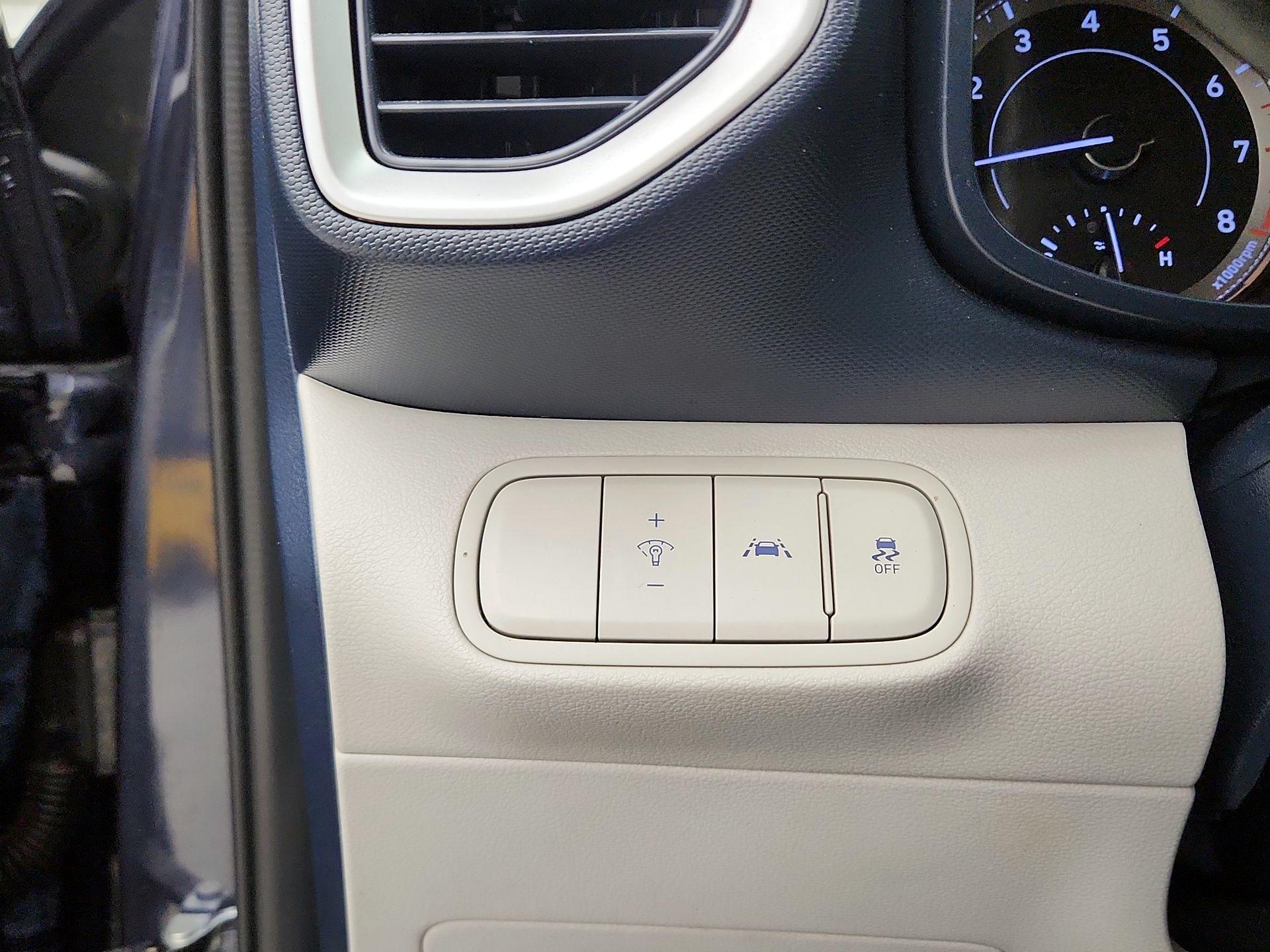 Thumbnail: 2021 Hyundai Venue - 13