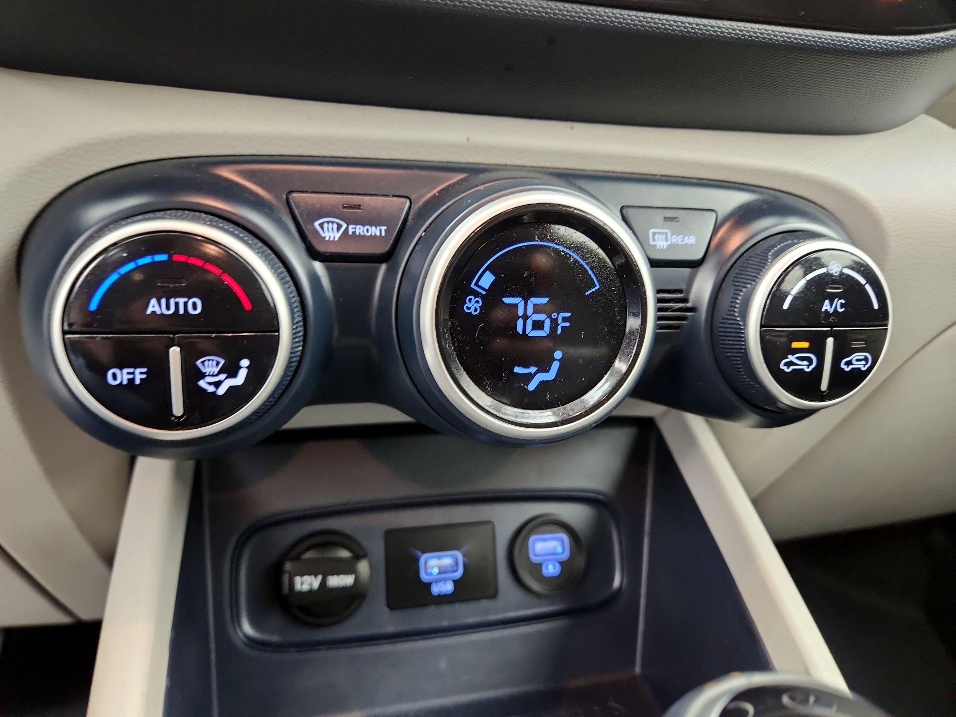 Thumbnail: 2021 Hyundai Venue - 17