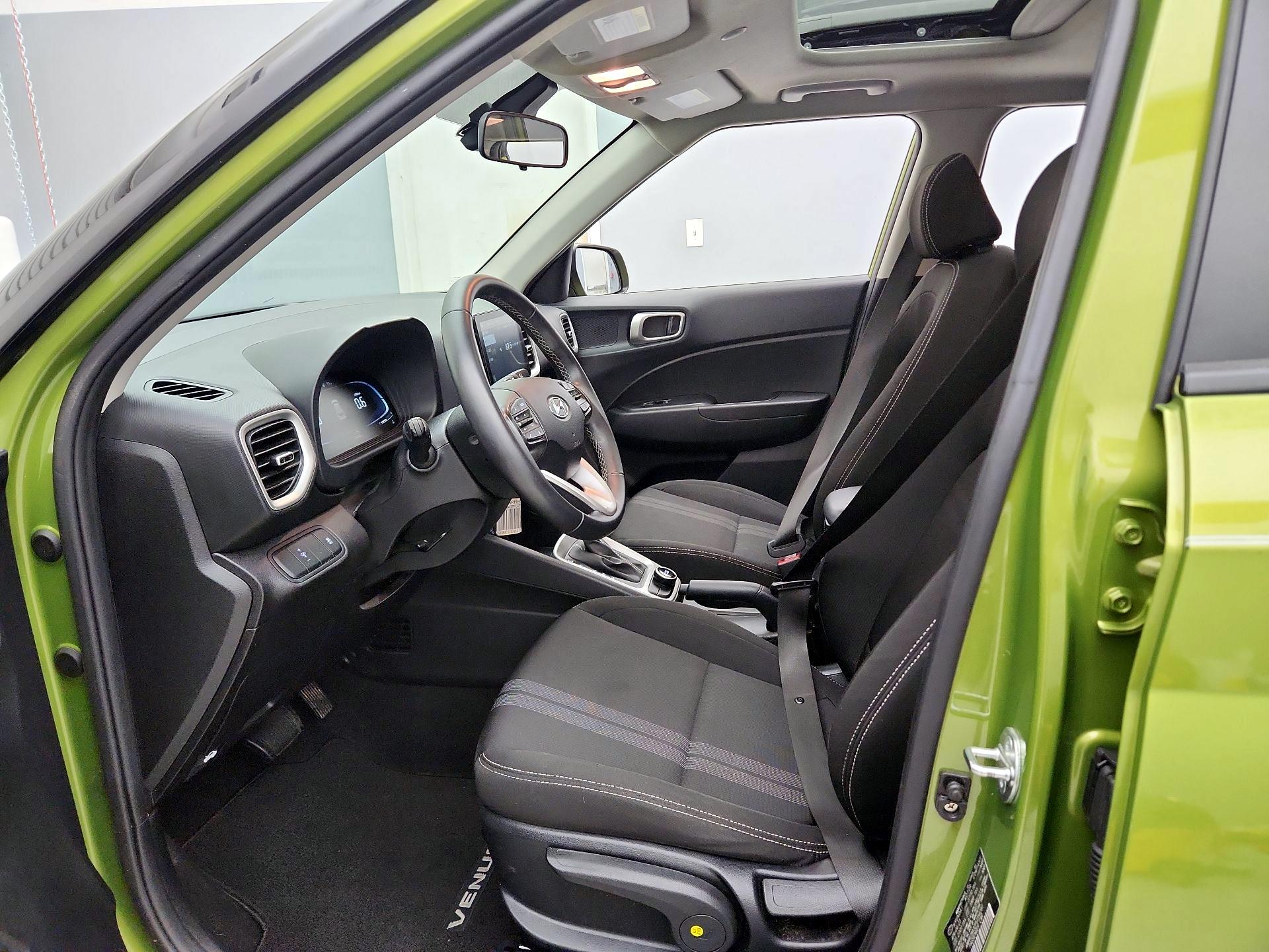 Thumbnail: 2023 Hyundai Venue - 11