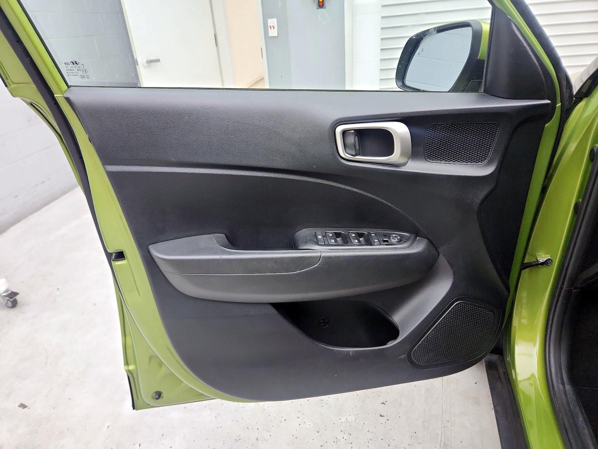 Thumbnail: 2023 Hyundai Venue - 12