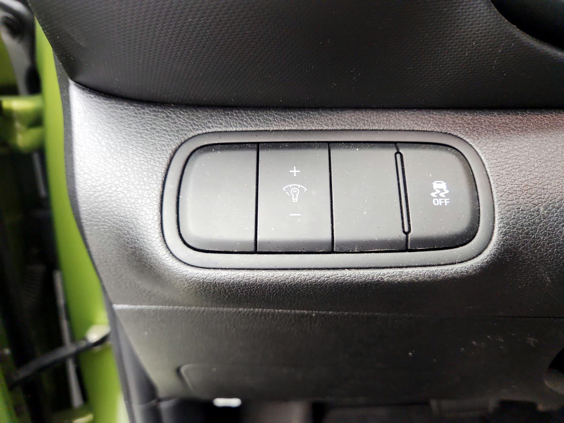 Thumbnail: 2023 Hyundai Venue - 13