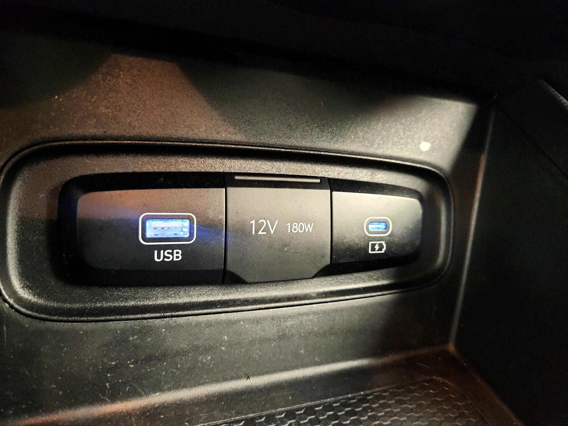 Thumbnail: 2023 Hyundai Venue - 18